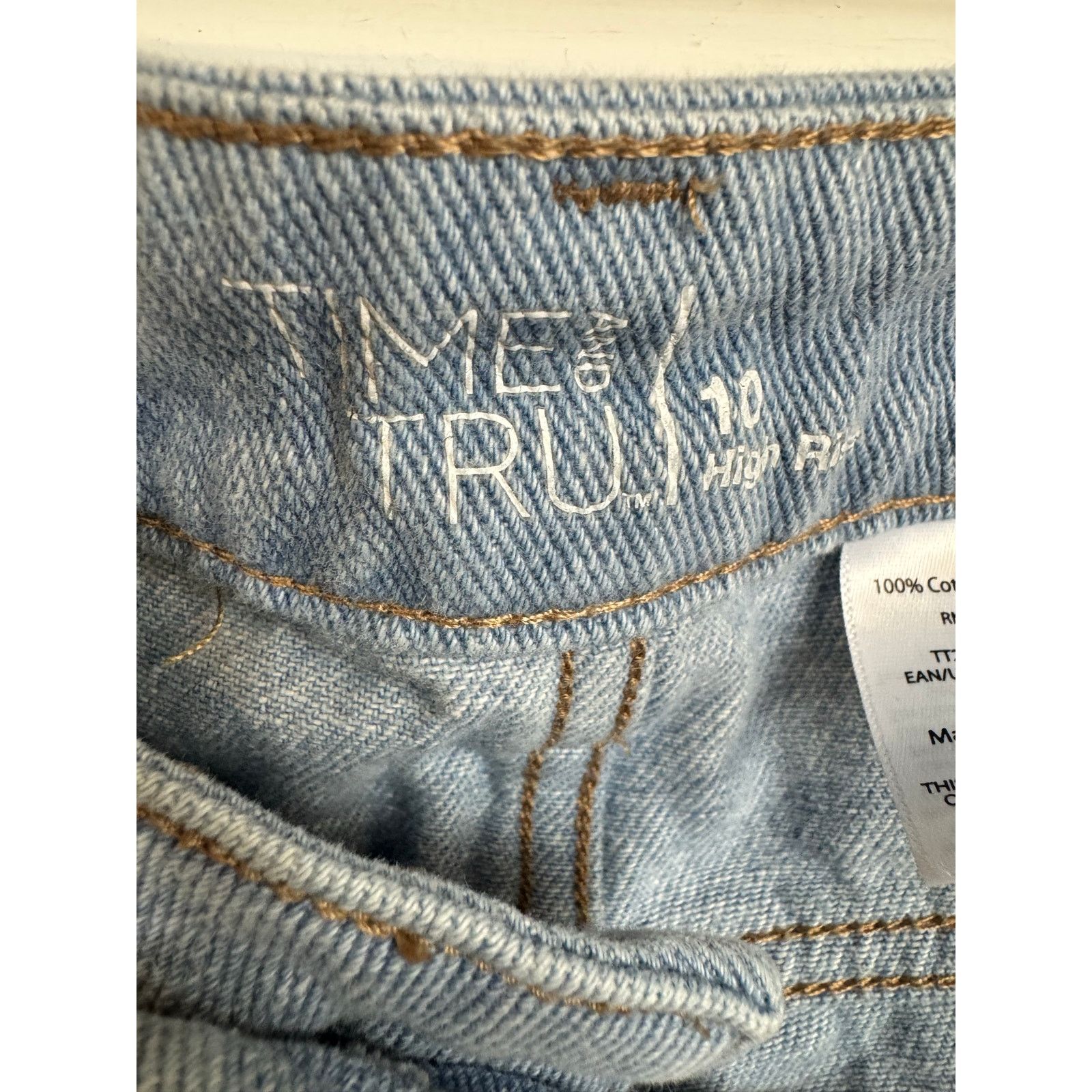 Other Time and Tru Denim Shorts Women's Size 10 Size 32" / US 10 / IT 46 - 3 Thumbnail