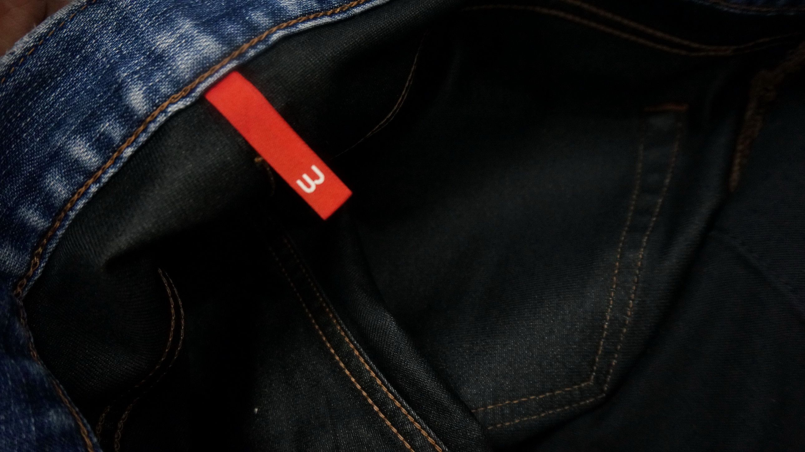 Uniqlo Uniqlo Jeans UJ Insulated Distressed Jeans Size US 33 - 6 Thumbnail
