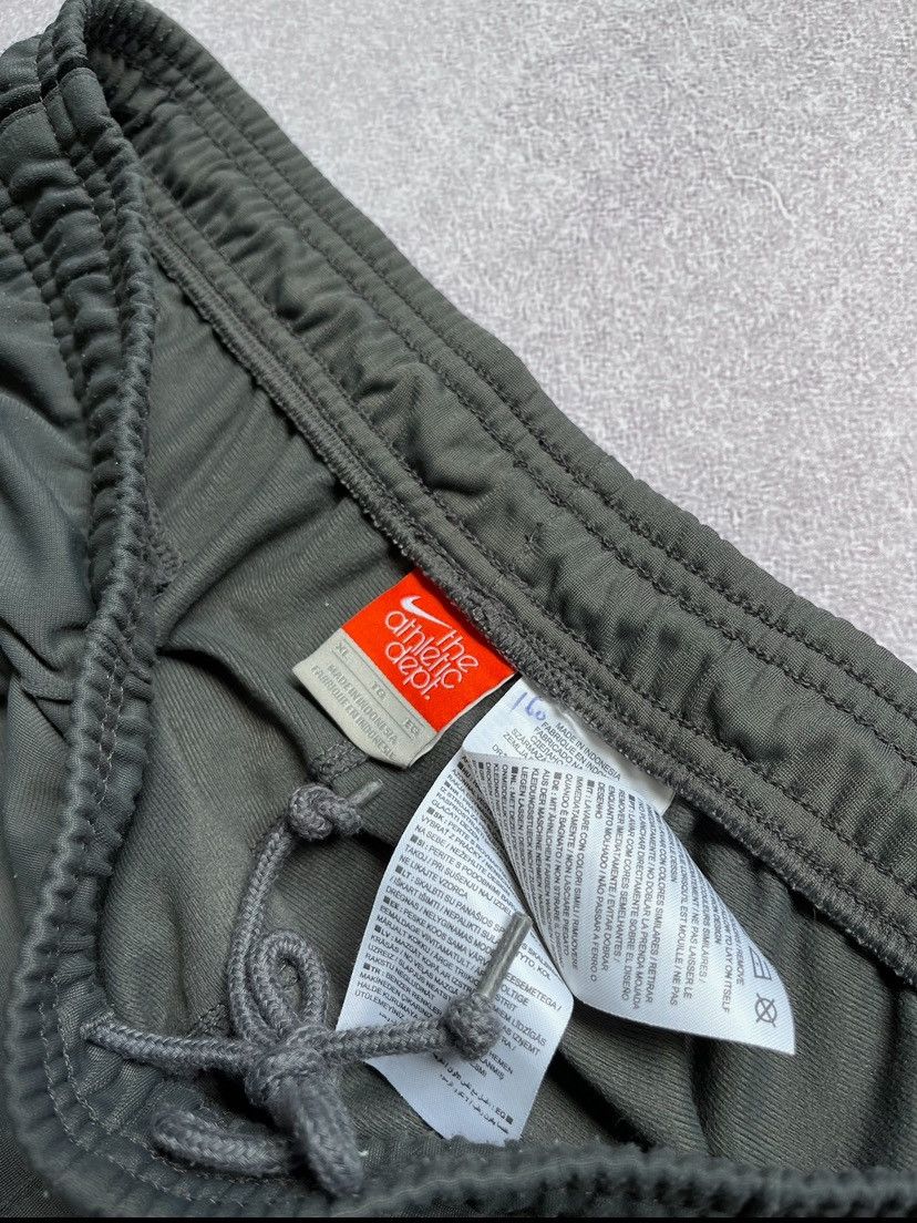 Nike × Vintage Vintage Nike Swoosh Baggy Nylon Trackpants Y2K XL Size US 36 / EU 52 - 5 Thumbnail
