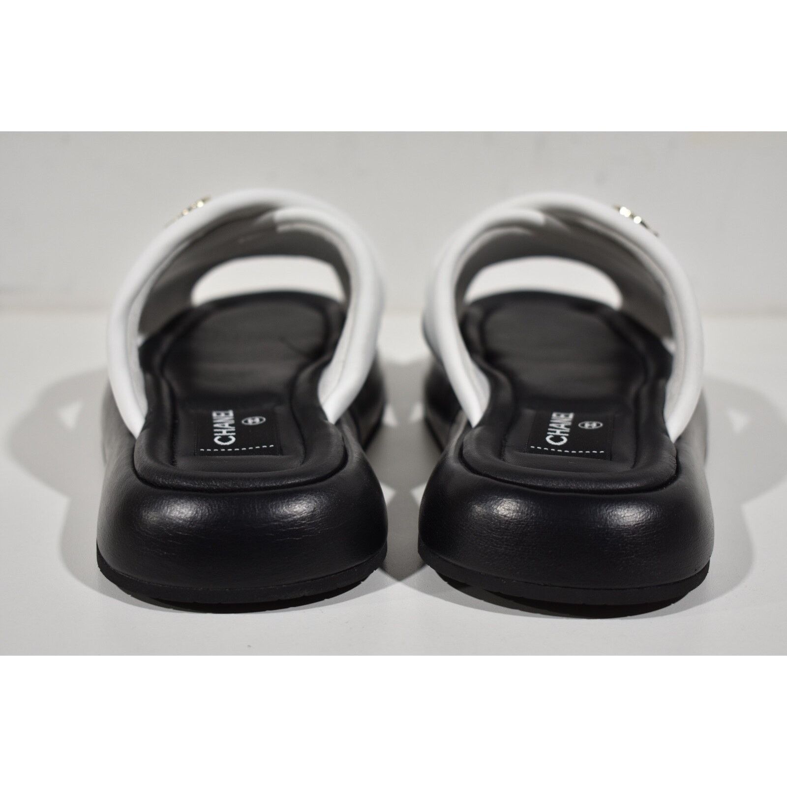 Chanel Chanel Black White Fabric Criss Cross Puffy CC Logo Slide Size US 8 / IT 38 - 11 Thumbnail