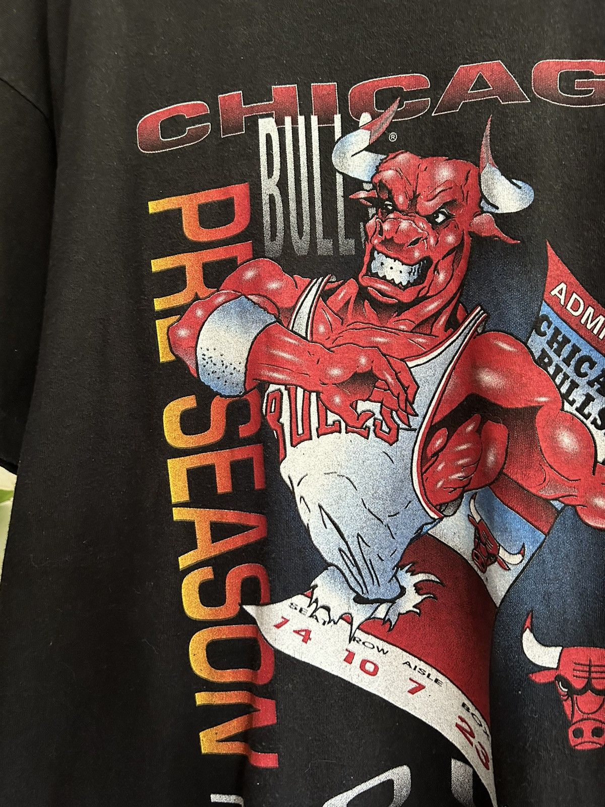 NBA Vintage Chicago Oversize Tshirt Size US XL / EU 56 / 4 - 5 Thumbnail