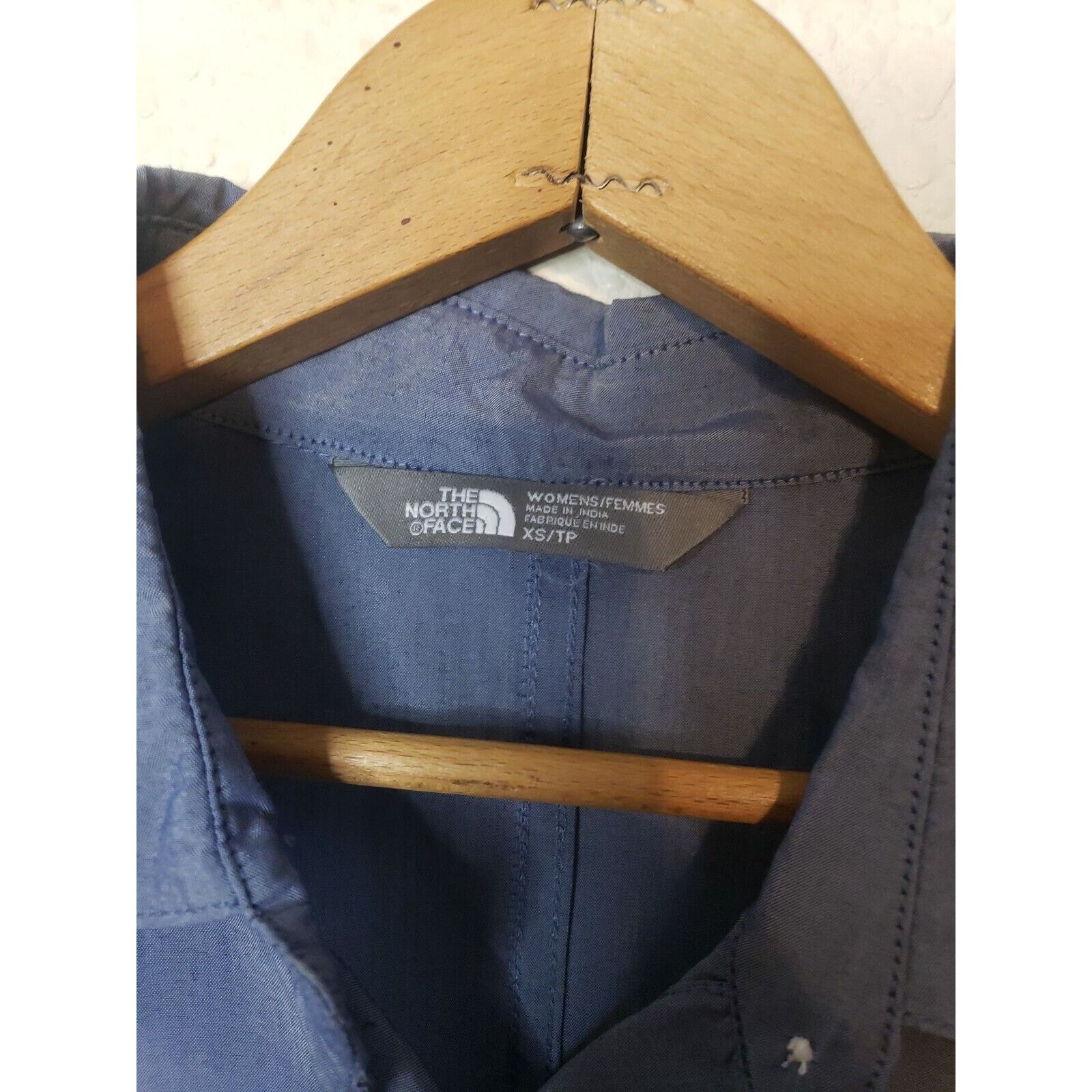 The North Face The North Face Women’s Blue Chambray Long Sleeve Top sz XS Size XS / US 0-2 / IT 36-38 - 3 Thumbnail