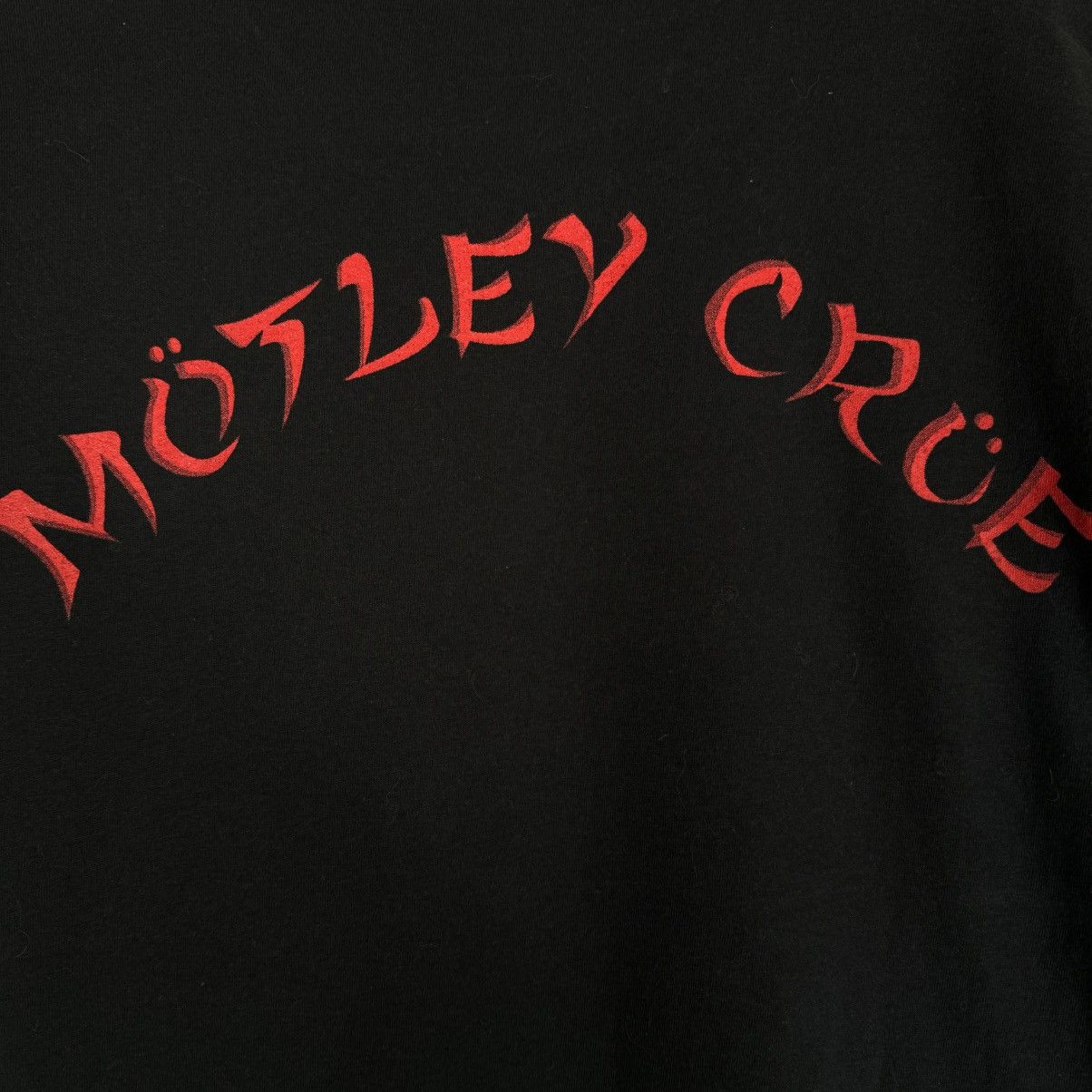 Band Tees Vintage 2000 Motley Crue New Tattoo Dragon Band Rock T Shirt Size US XL / EU 56 / 4 - 5 Thumbnail