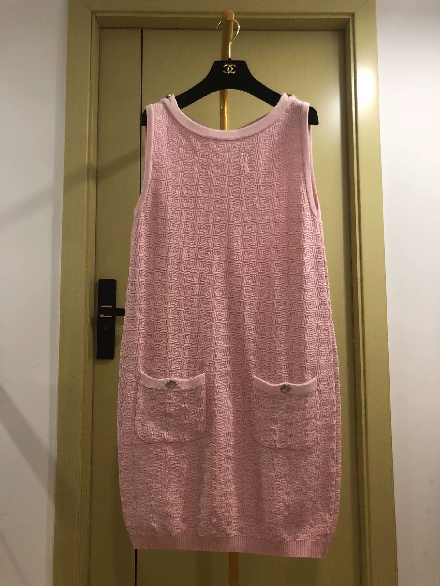 Chanel Chanel Pink Knit Dress with Logo Size M / US 6-8 / IT 42-44 - 1 Thumbnail