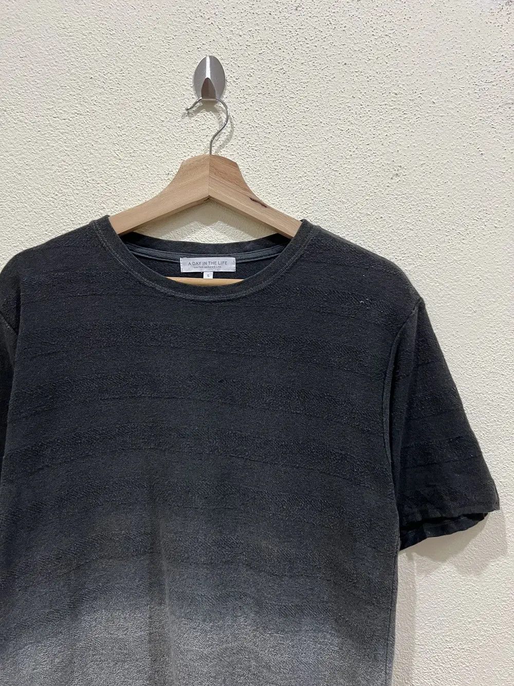 Japanese Brand Japanese Brand United Arrows Two Tone Tshirt Size US S / EU 44-46 / 1 - 3 Thumbnail