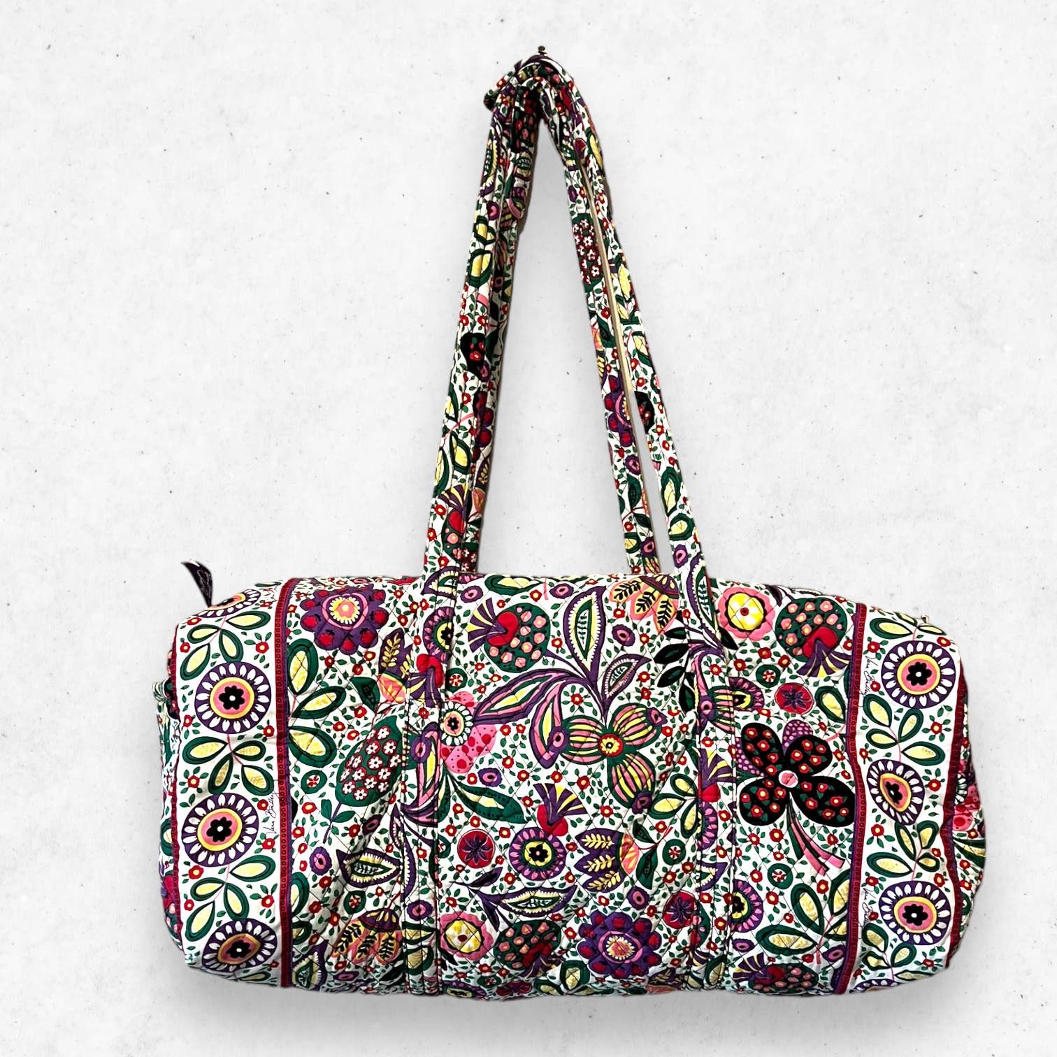 Good Vera Bradley Duffle Bag- RETIRED Pattern