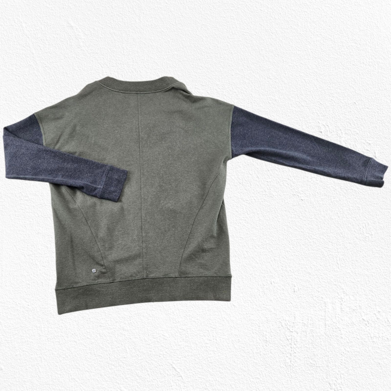 Lululemon Lululemon Asym Zip Jacket Olive Medium Size US M / EU 48-50 / 2 - 9 Thumbnail