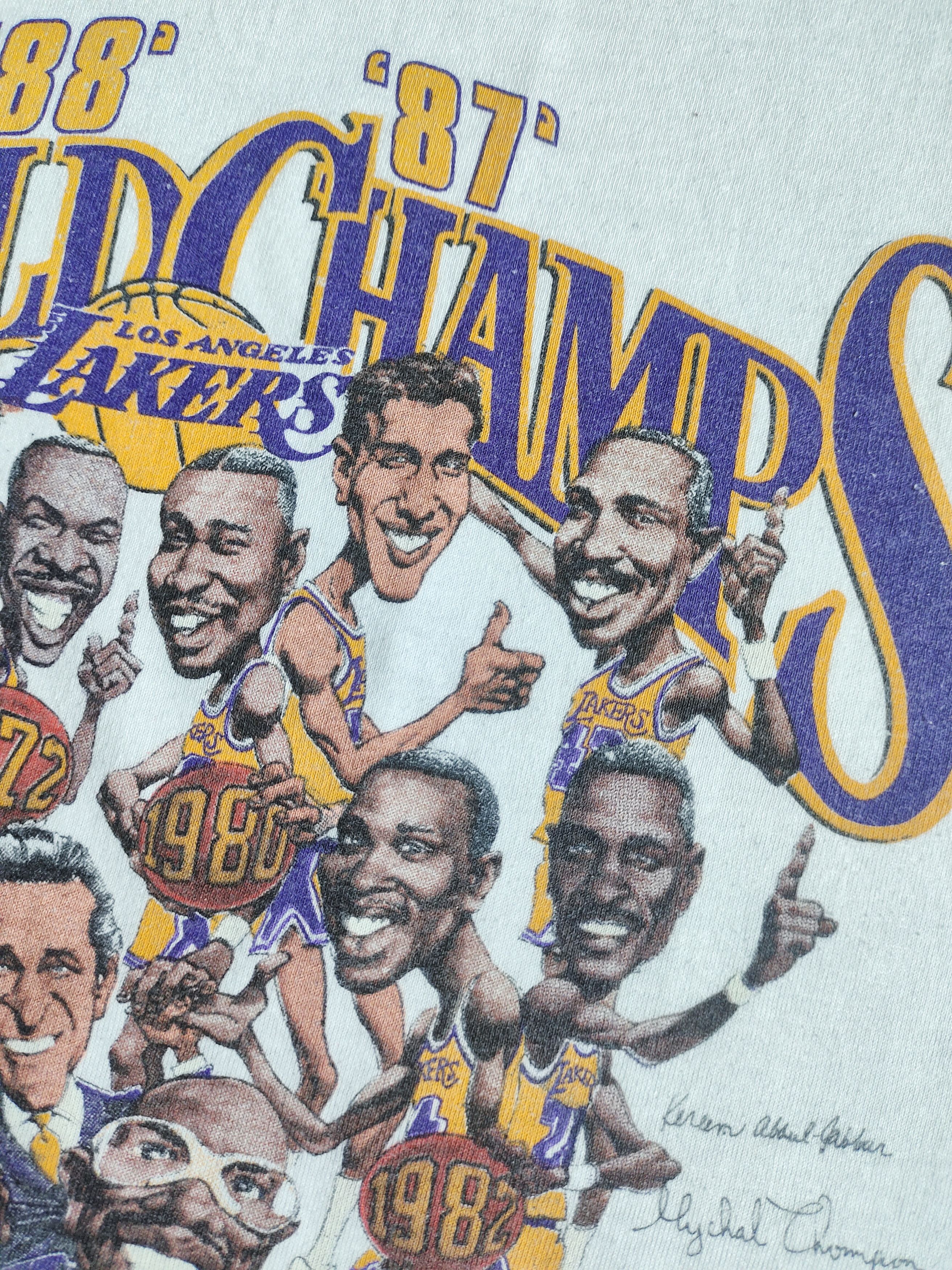 Vintage Vintage LA Lakers 1987 Champions Caricature T-shirt Size L / US 10 / IT 46 - 6 Thumbnail