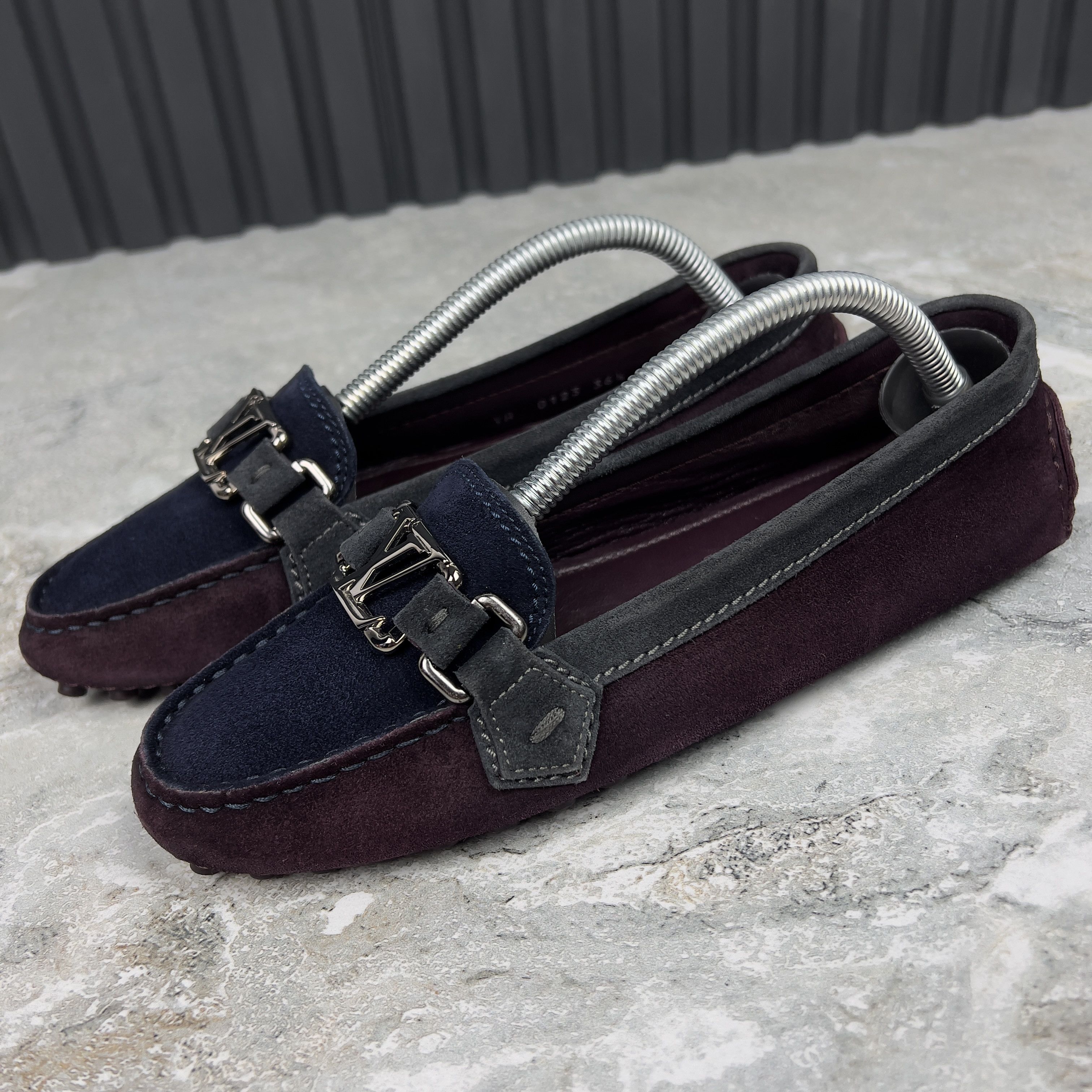 Louis Vuitton Gloria Driving Moccasin Suede Size US 6.5 / IT 36.5 - 2 Thumbnail