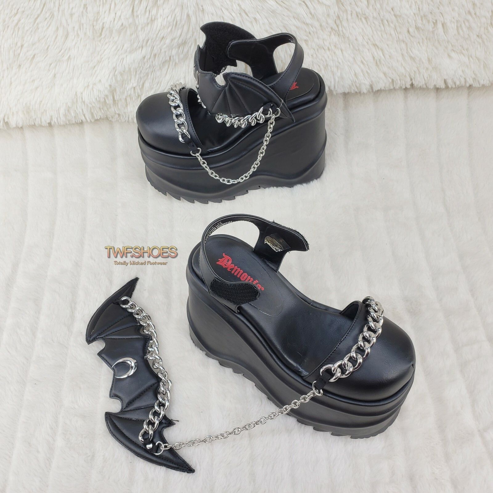 Other Wave 20 - 6" Platform Goth Bat Chain Closure Sandals Shoes M Size US 7 / IT 37 - 2 Thumbnail
