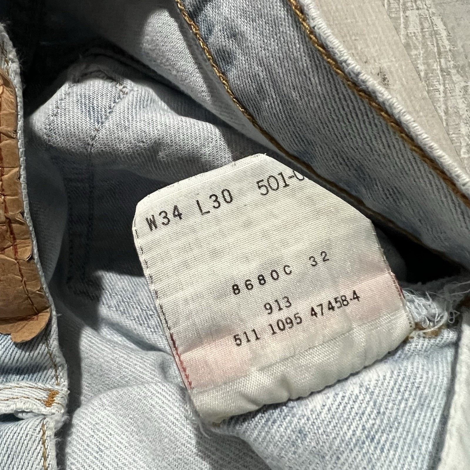 Levi's VTG Levis 501 Lightwash Blue Button Fly Straight Leg Jeans Size US 32 / EU 48 - 8 Thumbnail