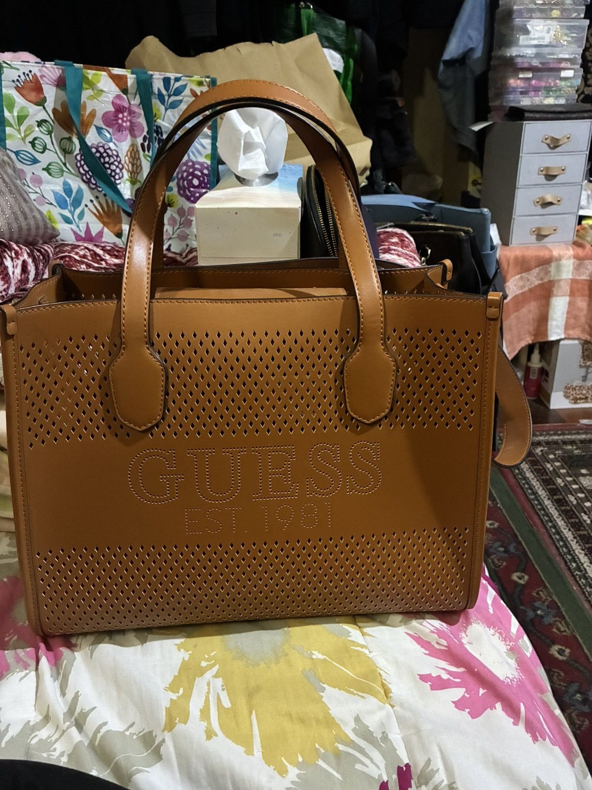 Guess Guess perforated large tote bag Size ONE SIZE - 1 Thumbnail