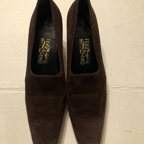 Salvatore Ferragamo women's leather suede pump size: 8.5 2AA