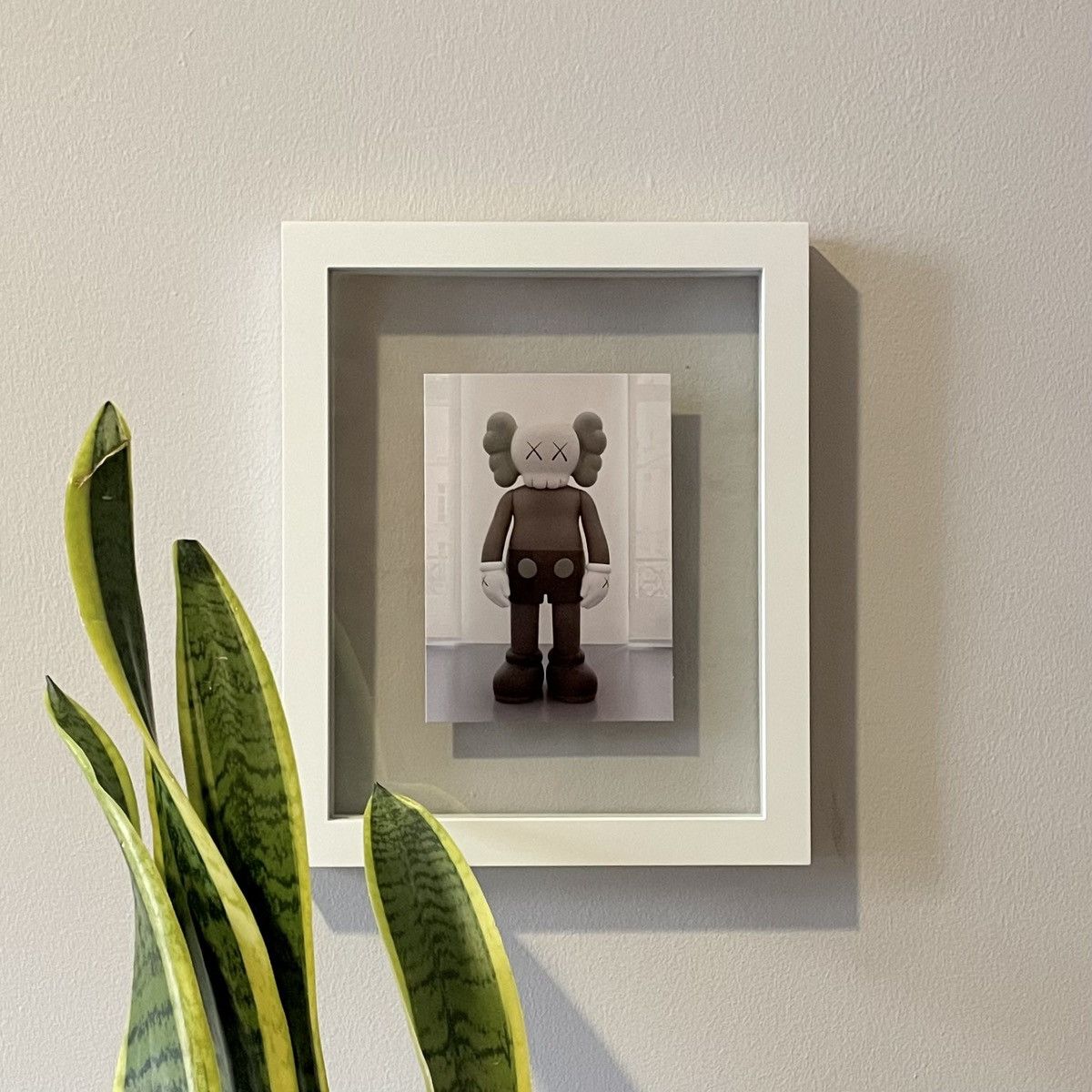 image of Kaws Companion Sculpture Poster in White, Men's