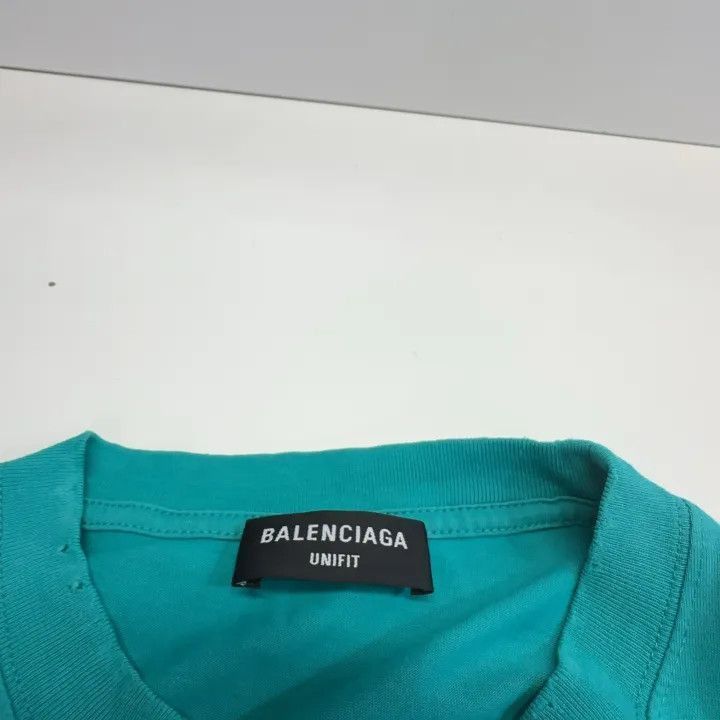 Balenciaga Balenciaga Balenciaga Distressed Logo Oversized TShirt -25 Size US XS / EU 42 / 0 - 5 Thumbnail