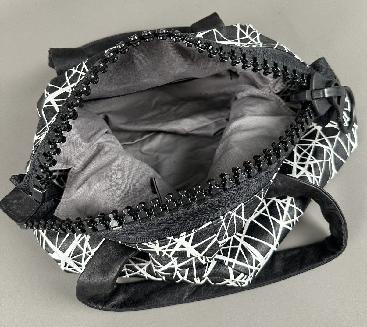 Yohji Yamamoto Kawa - Kawa Big Zipper Abstract Print Leather Hand Bag Size ONE SIZE - 6 Thumbnail
