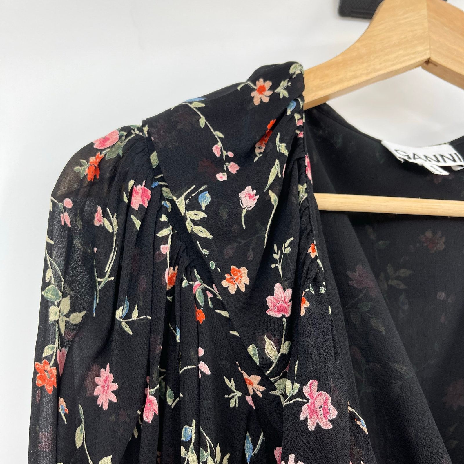 Ganni GANNI | Elm Floral Wrap Top in Black Pink Chiffon 36 / S Size S / US 4 / IT 40 - 6 Thumbnail
