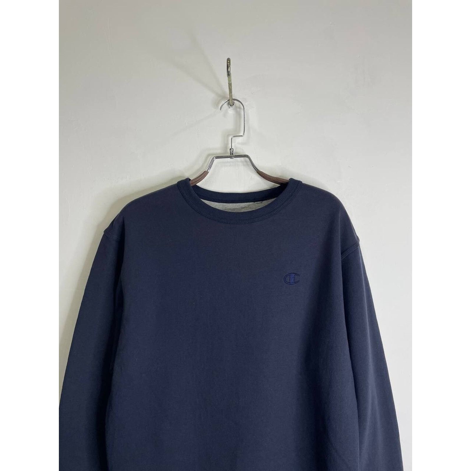 Champion Vintage Champion Navy Blue Crewneck Sweatshirt Logo Size M Size US M / EU 48-50 / 2 - 3 Thumbnail
