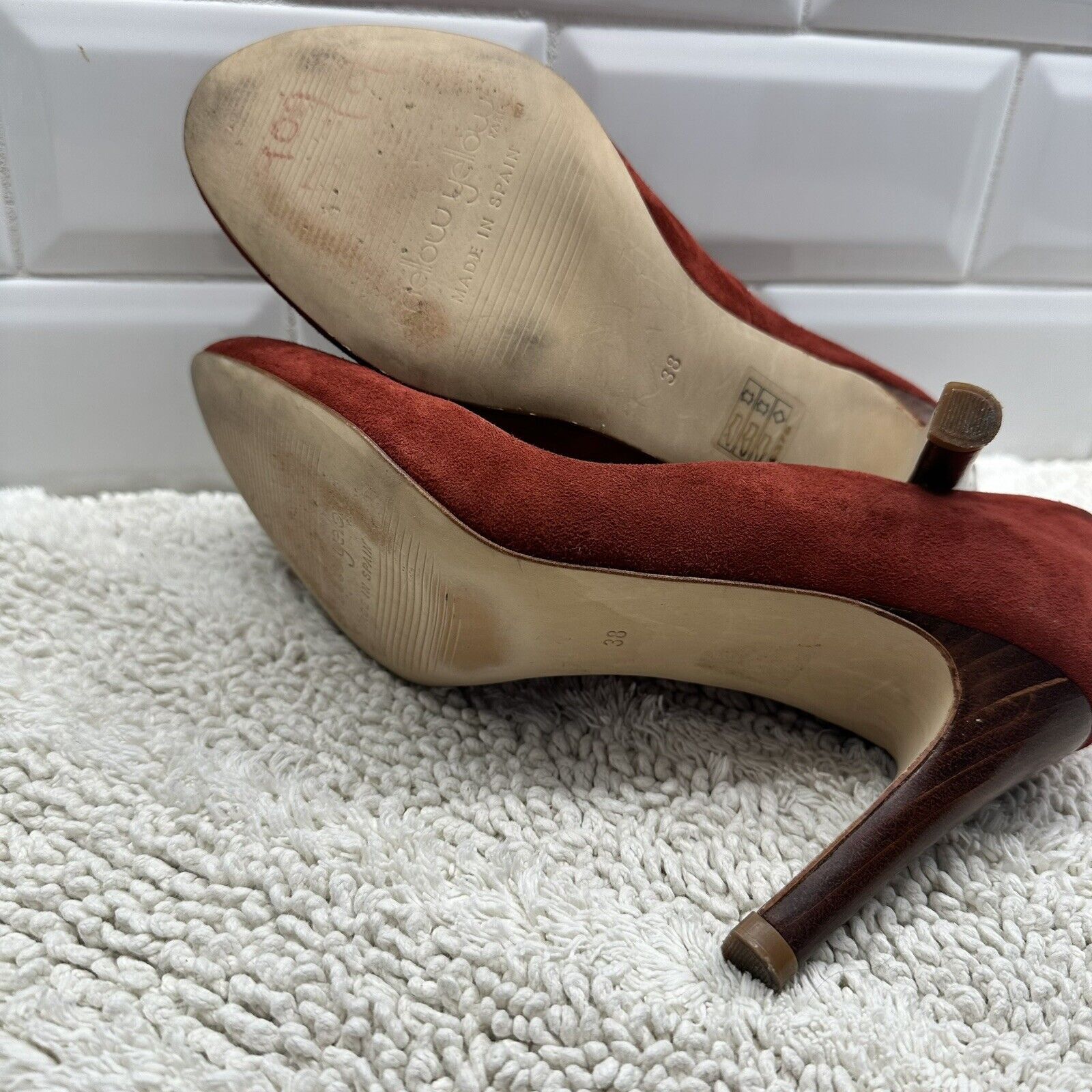 Other Round Toe Suede Pumps In Deep Terracotta 38 Made In Spain Size US 7.5 / IT 37.5 - 8 Thumbnail