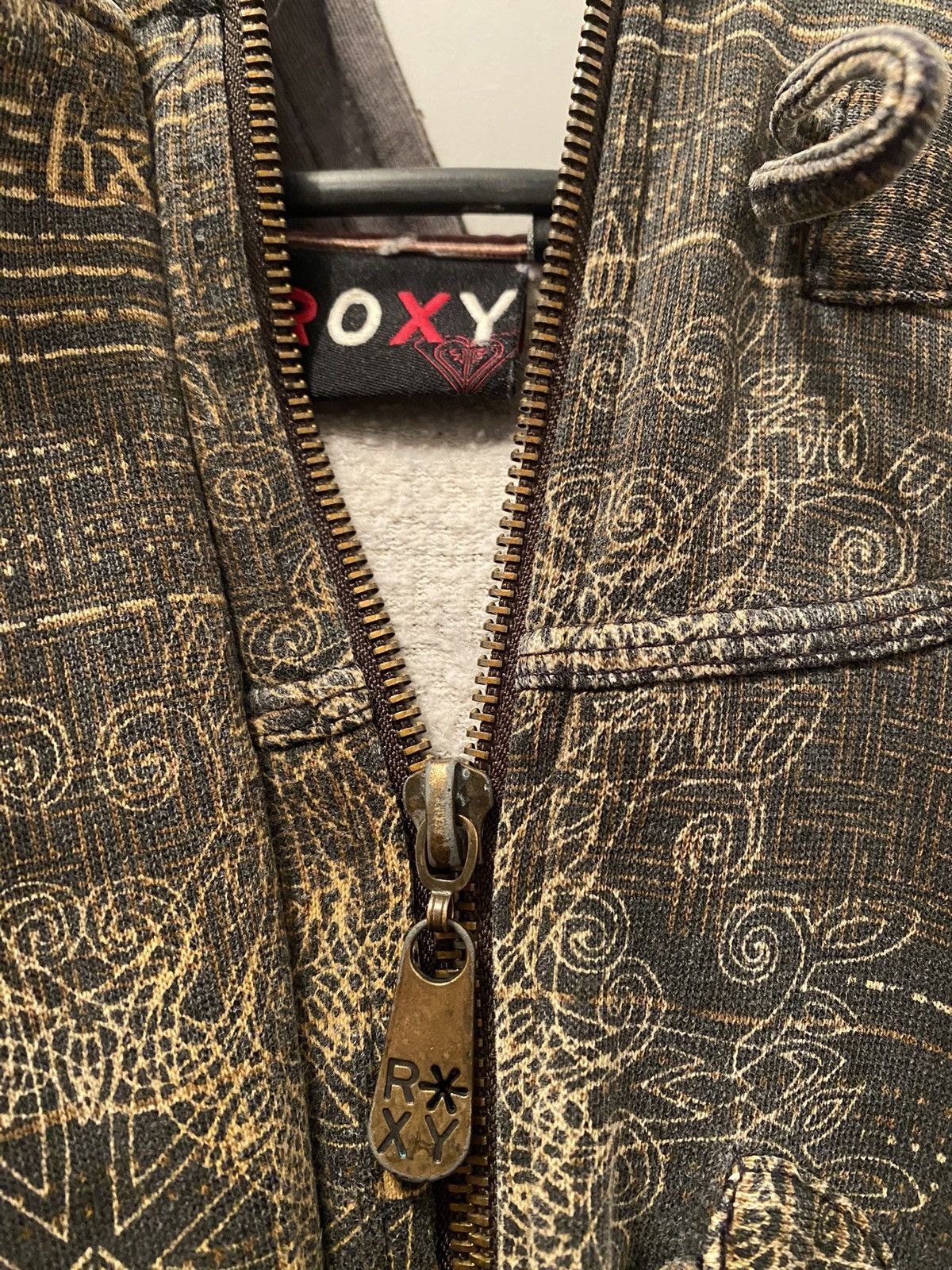 Vintage Vintage Y2K Roxy Surfwear hoodie Size US M / EU 48-50 / 2 - 4 Thumbnail