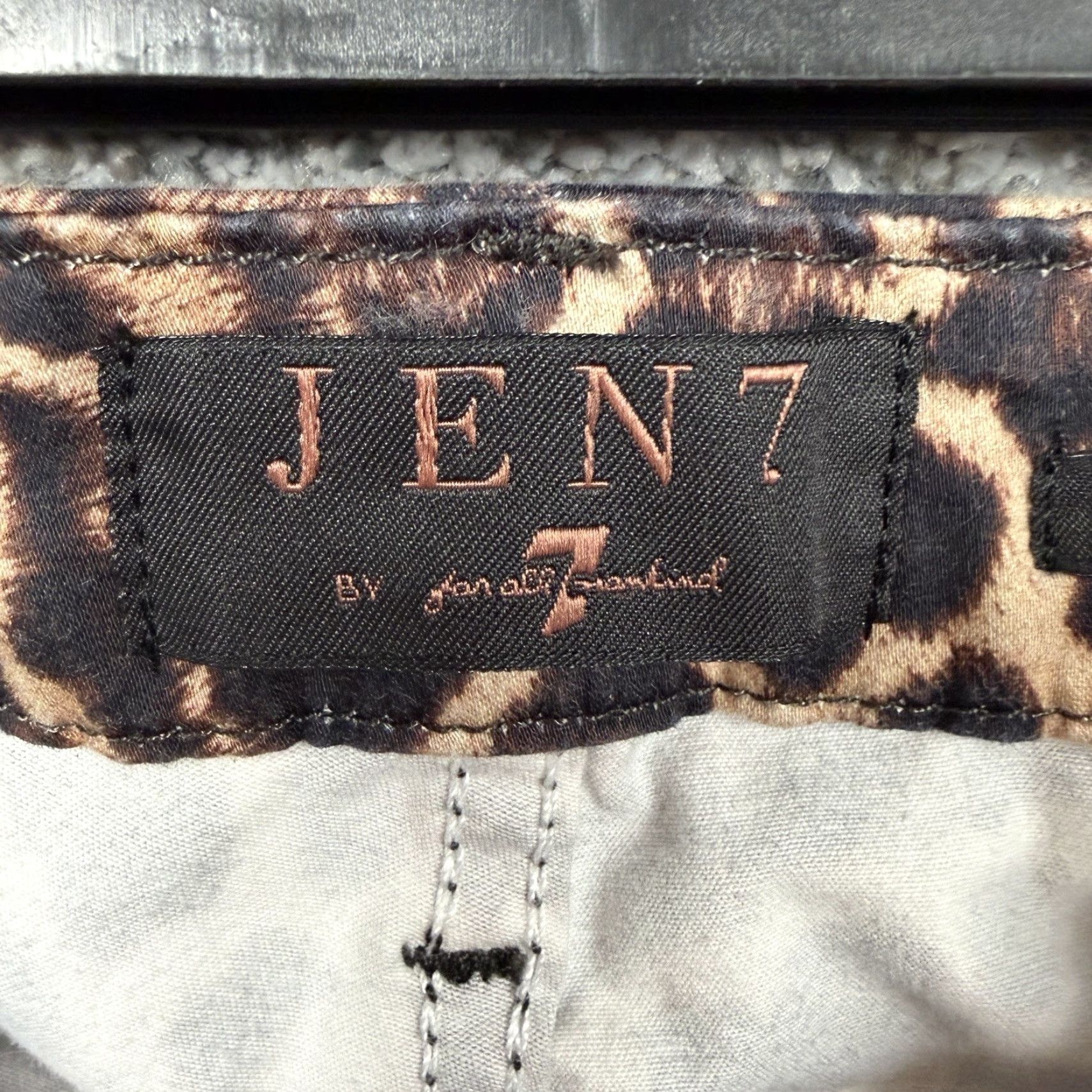 7 For All Mankind Jen7 Jeans Sz 4 Leopard Print Ankle Skinny Mob Wife Y2K Edgy Rock Chic Statement Pants Women Regular Size 4 Brown Lion Print 7 For All Mankind Size 27" / US 4 / IT 40 - 7 Thumbnail