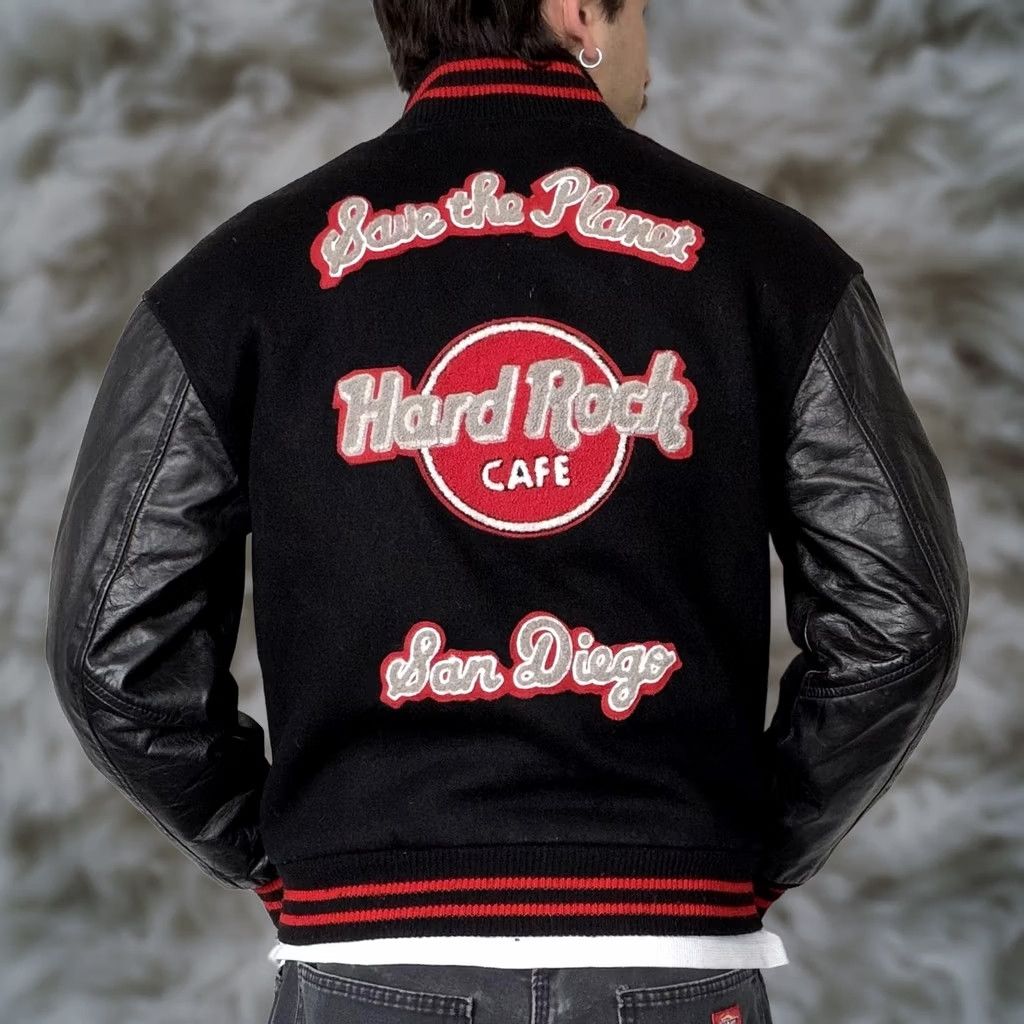 Vintage VINTAGE Hard Rock Cafe Varsity Jacket Mens Small Black Wool Leather Sleeves San Diego Size US S / EU 44-46 / 1 - 1 Thumbnail