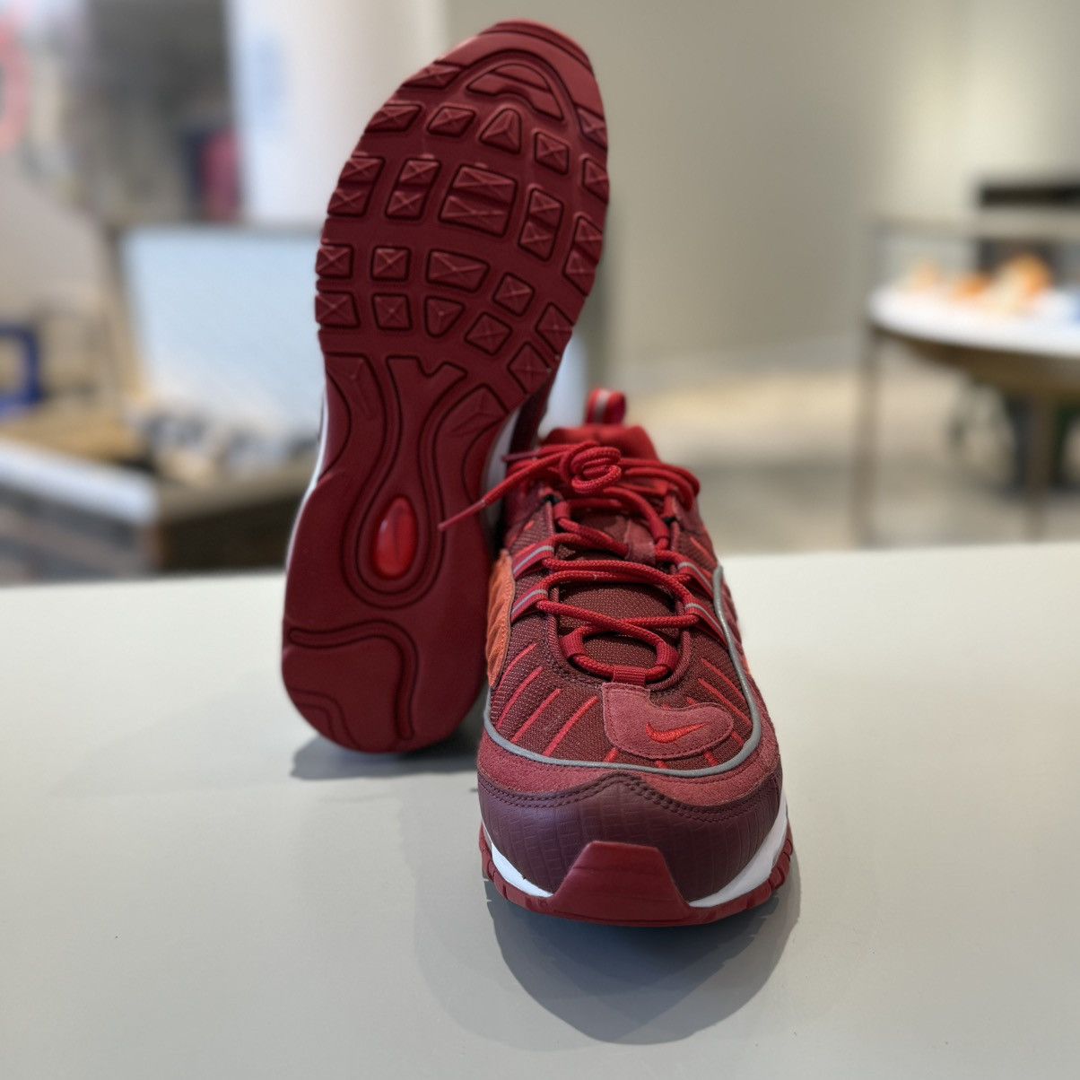 Nike Nike Air Max 98 Triple Red Size US 10.5 / EU 43-44 - 4 Thumbnail