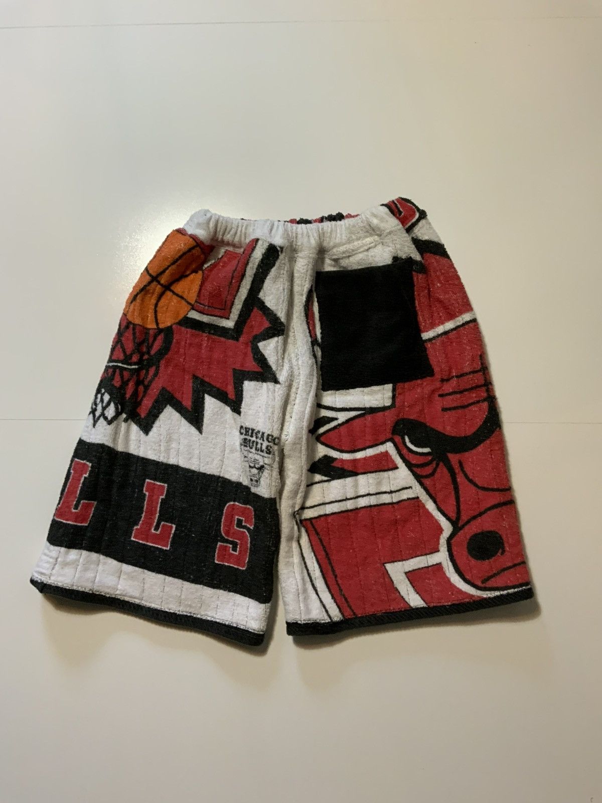 Vintage Vintage Chicago Bulls NBA Basketball Reworked Towel Shorts Size US 32 / EU 48 - 3 Thumbnail
