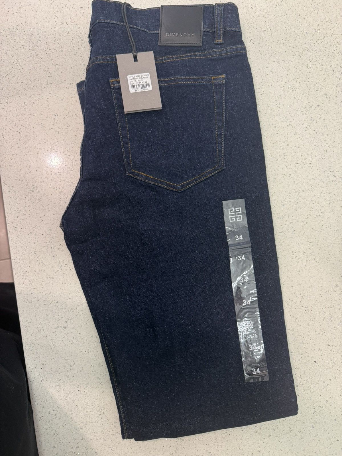 Givenchy Givenchy jeans Size US 34 / EU 50 - 1 Thumbnail