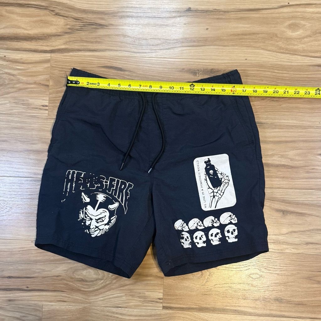 Lucky Brand Vitriol Men’s L Skull Devil Graphic Shorts Large Size US 36 / EU 52 - 3 Thumbnail