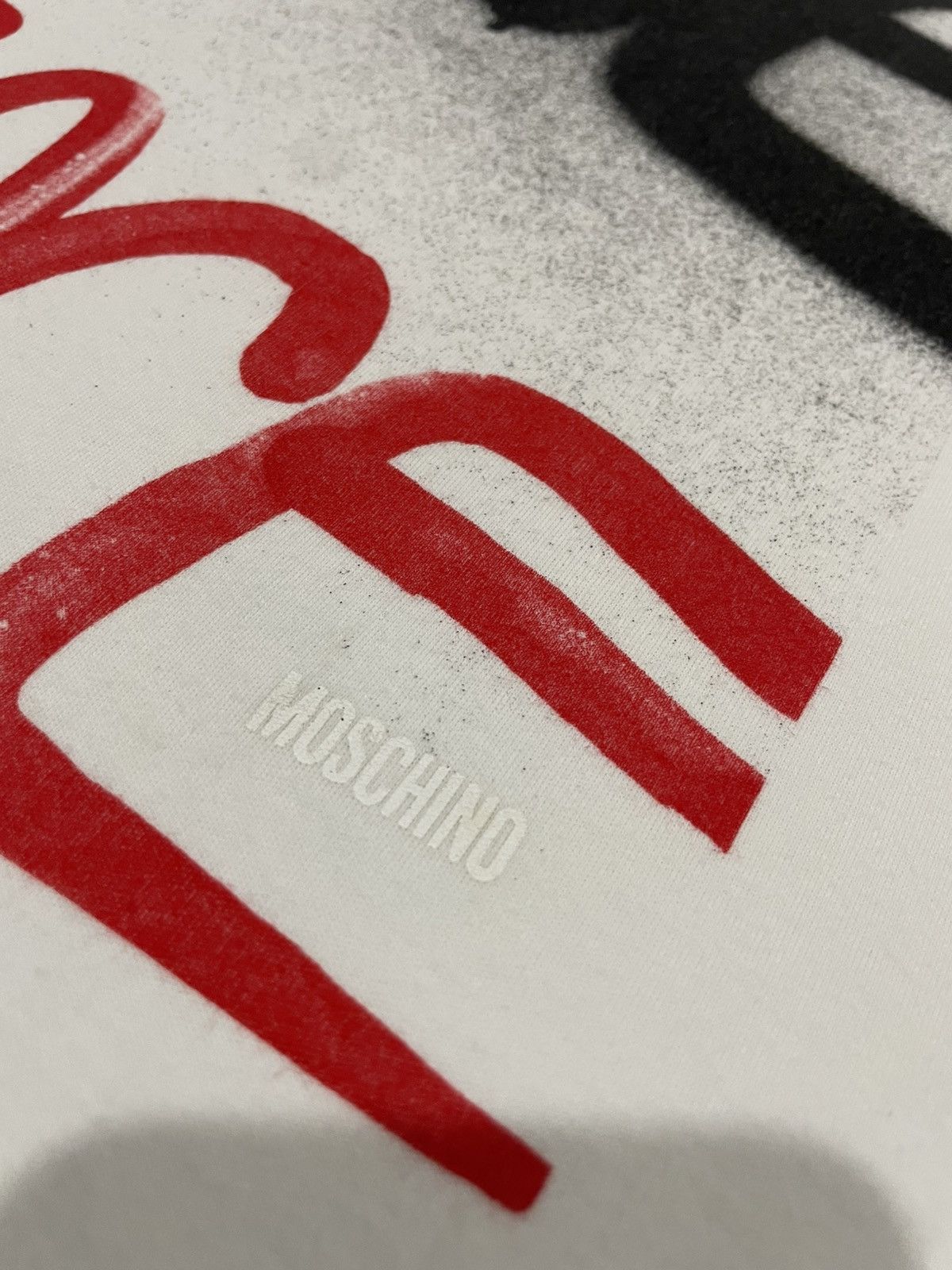 Moschino VTG Moshino AW2008 Bonds With Designers LOVE PEACE Sz S Tee Size S / US 4 / IT 40 - 14 Thumbnail