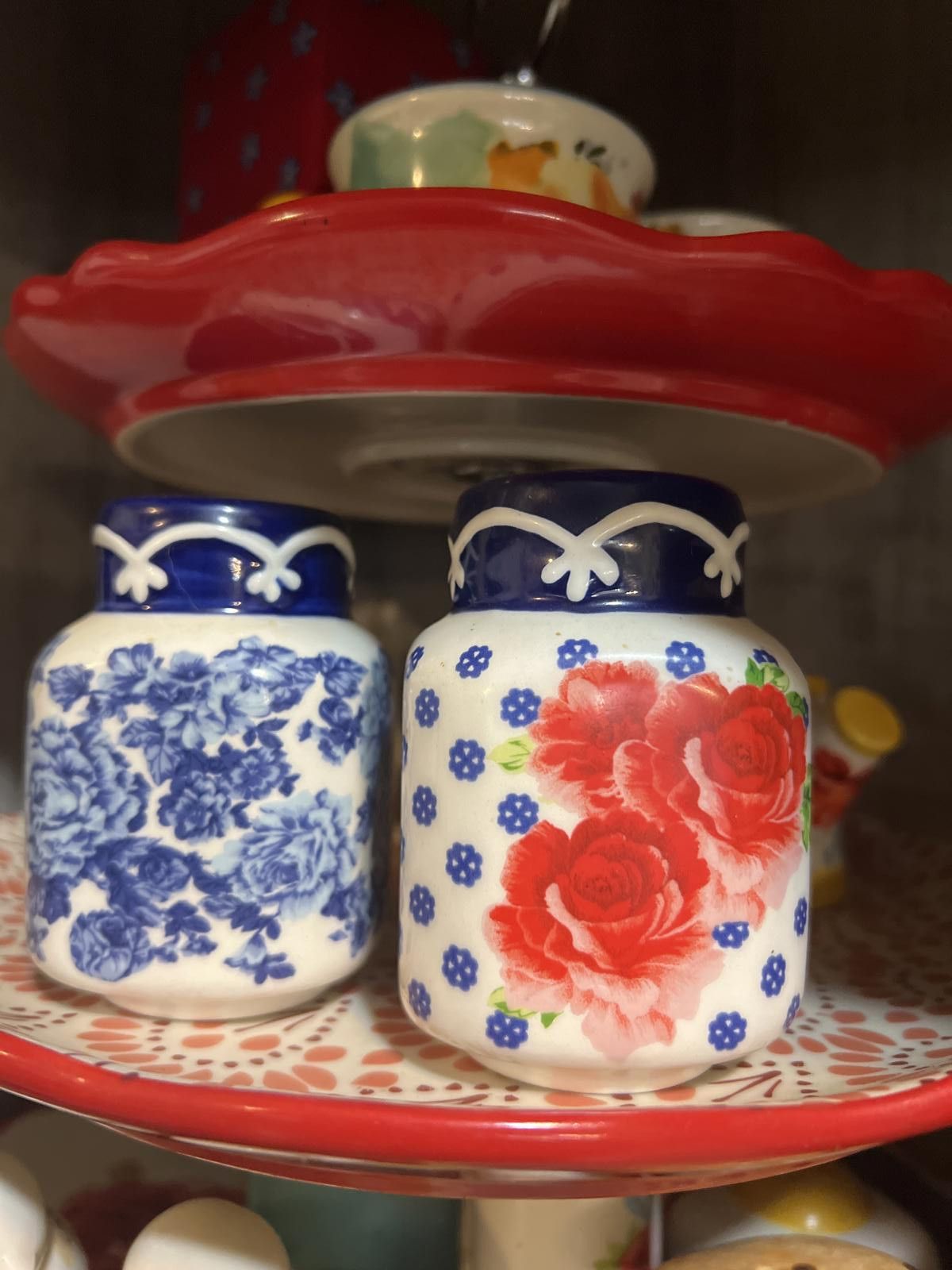 Other Heritage Rose pioneer woman Ceramic Floral Salt Pepper set Size ONE SIZE - 1 Thumbnail