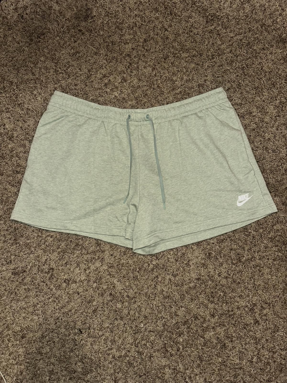 Nike Nike Women’s Sportswear Club Fleece Seafoam French Terry Short Size 42" / US 20 - 1 Thumbnail