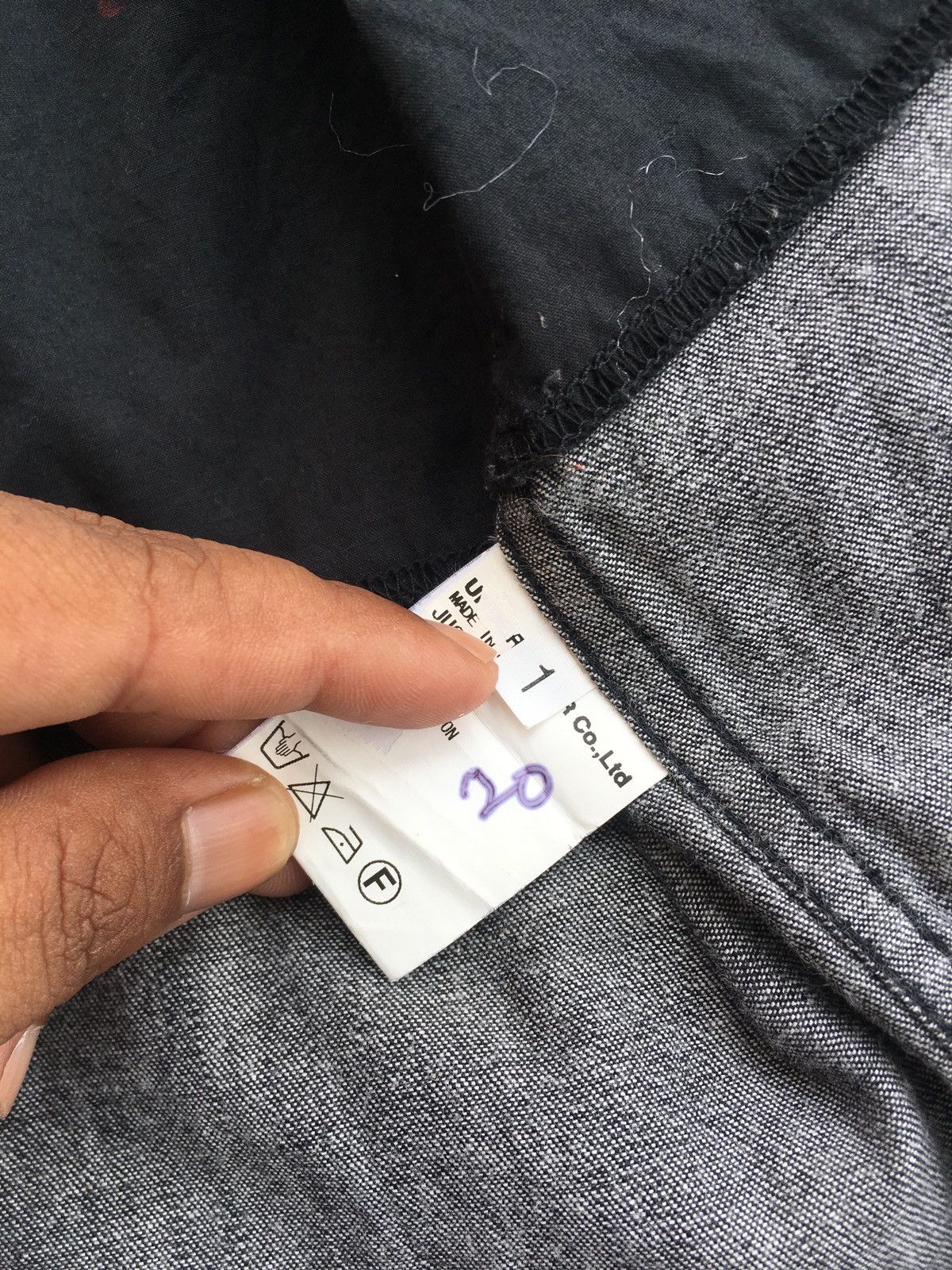 Undercover Rare John Undercover Spell out Buttons Shirt Size US M / EU 48-50 / 2 - 12 Thumbnail
