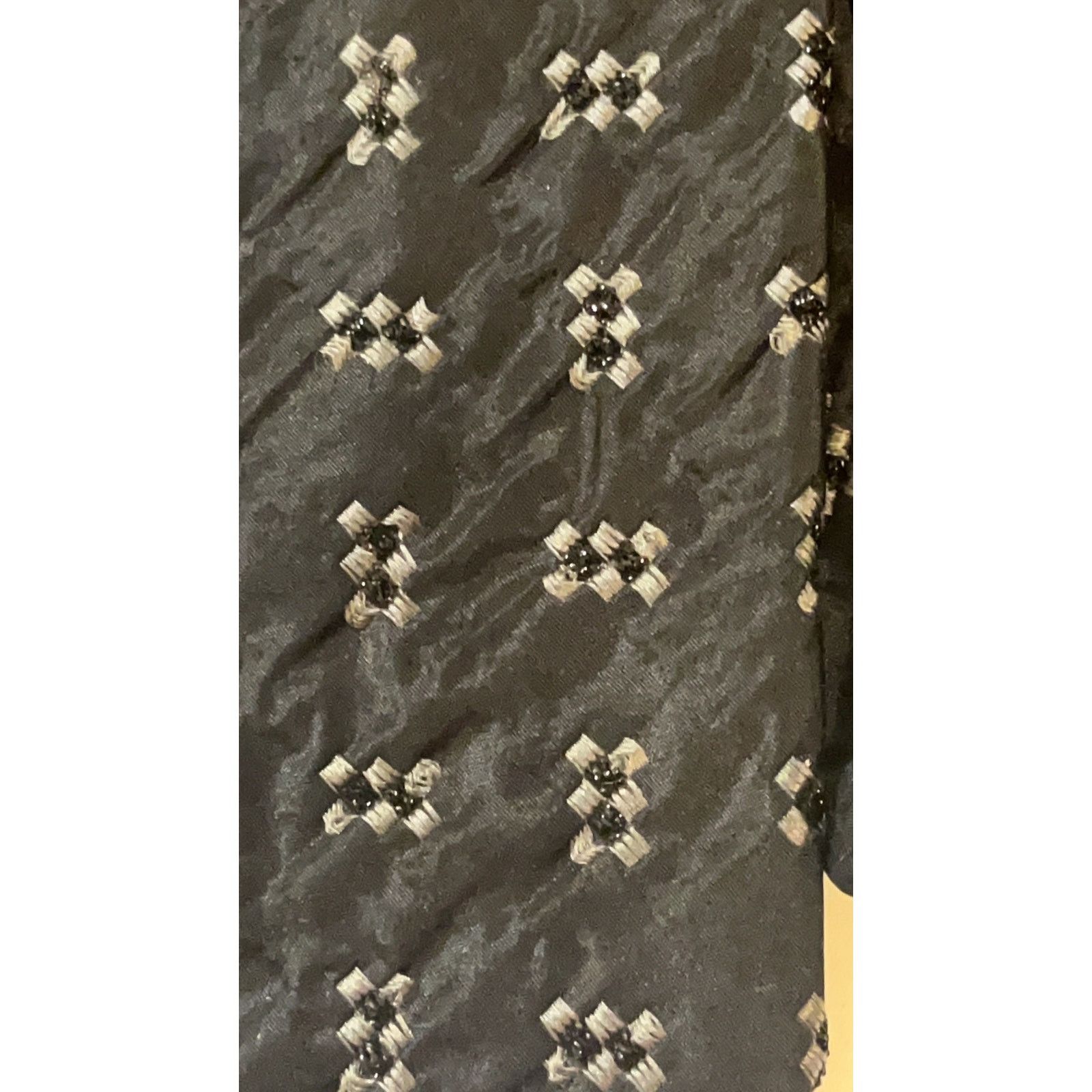 Metropolitan View Metropolitan View Silk Tie - Black - Geometric Flowers Size ONE SIZE - 9 Thumbnail
