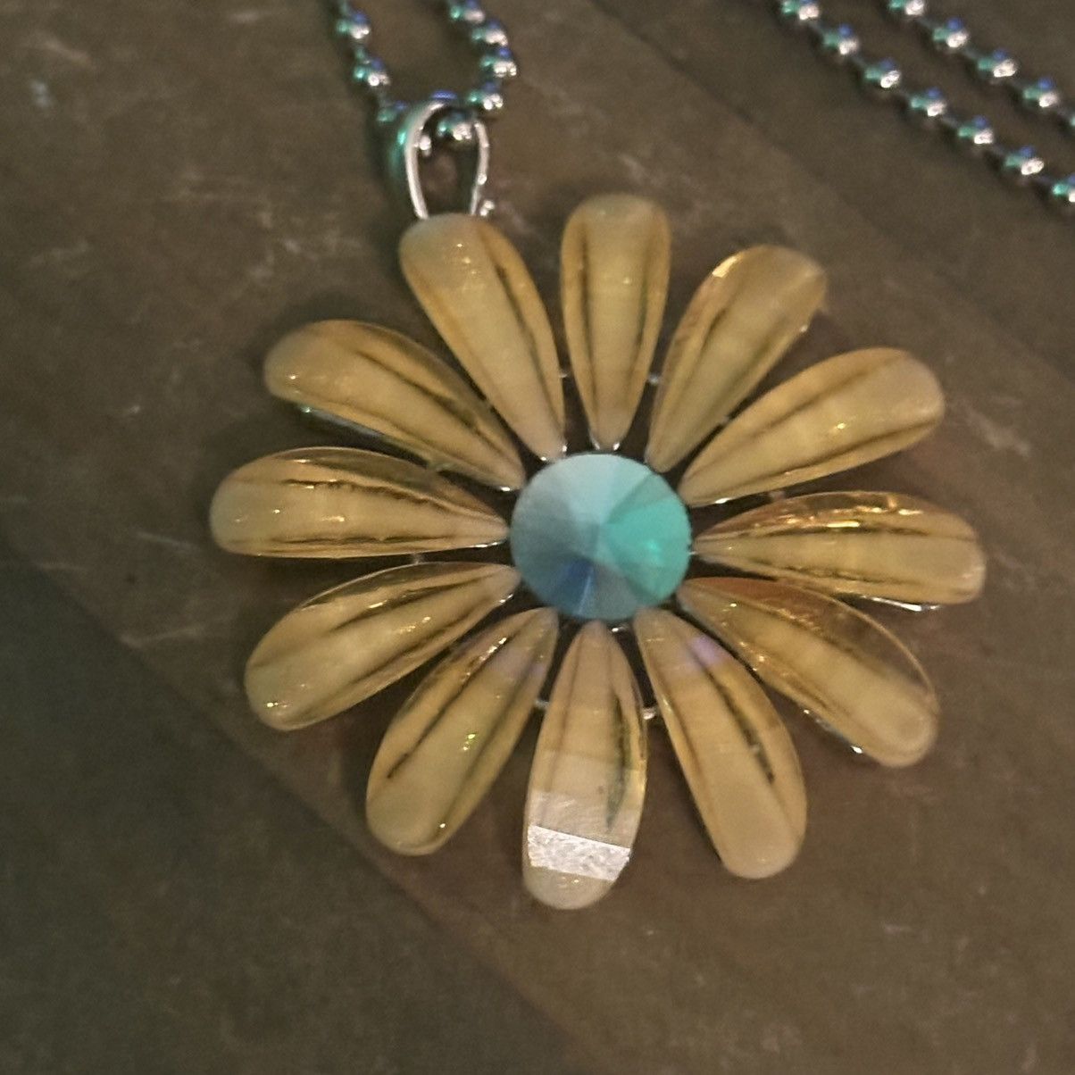 Other Acrylic yellow sunflower pendant necklace Size ONE SIZE - 4 Thumbnail