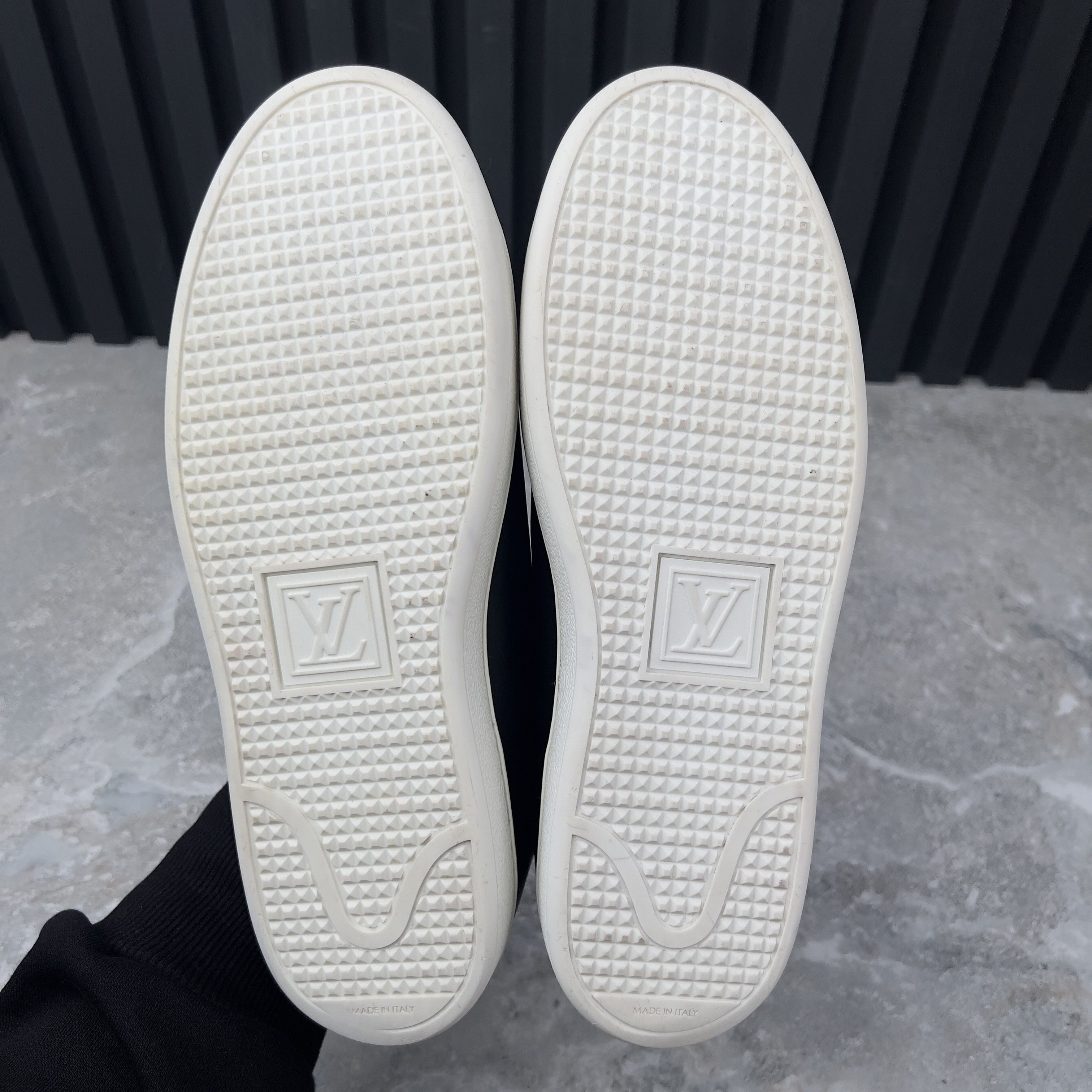 Louis Vuitton Louis Vuitton Frontrow Logo Low Top Sneakers Leather Size US 8 / IT 38 - 8 Thumbnail
