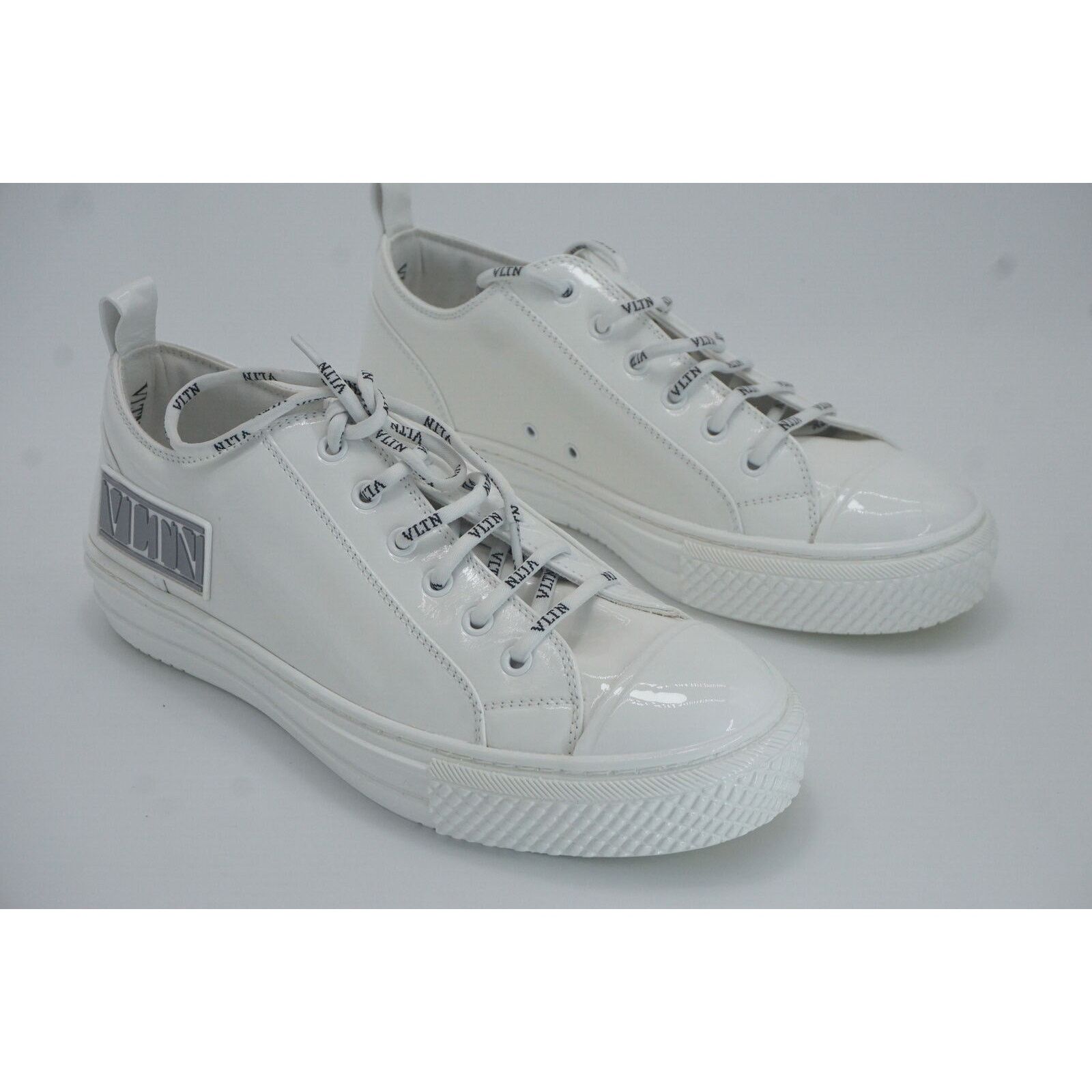 Valentino Valentino Giggies VLTN Logo White Patent Sneaker 39 low top Size US 9 / IT 39 - 4 Thumbnail