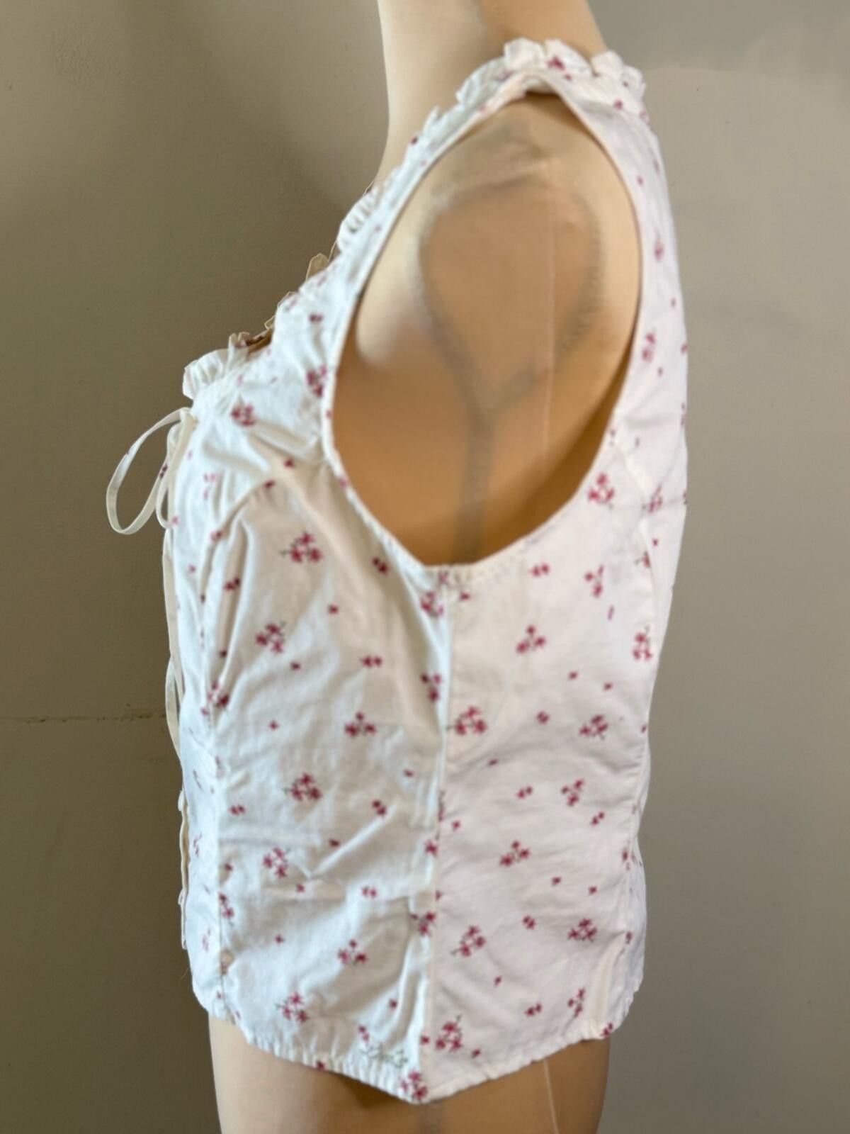 Other Levi’s sleeveless floral western crop top ruffles SZ M Size M / US 6-8 / IT 42-44 - 3 Thumbnail