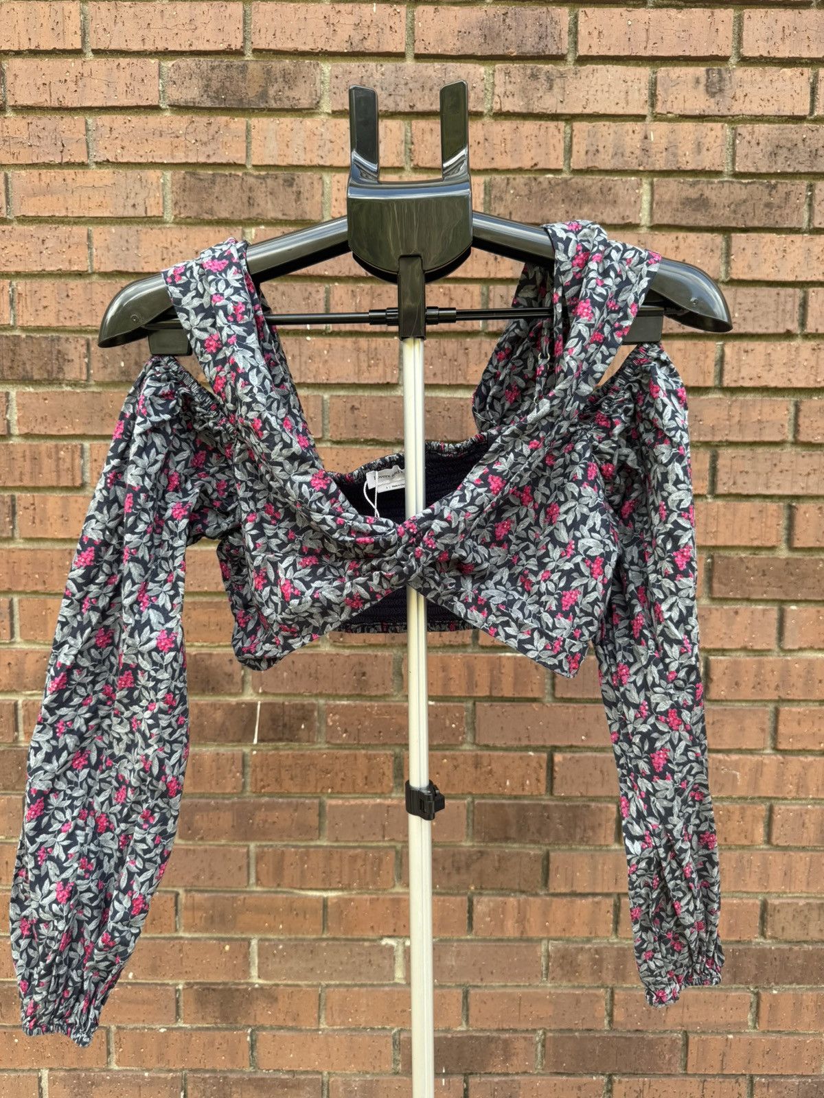Lovers and Friends Lovers + Friends Puff Sleeve Crop Top Off Shoulder Floral Size S / US 4 / IT 40 - 4 Thumbnail