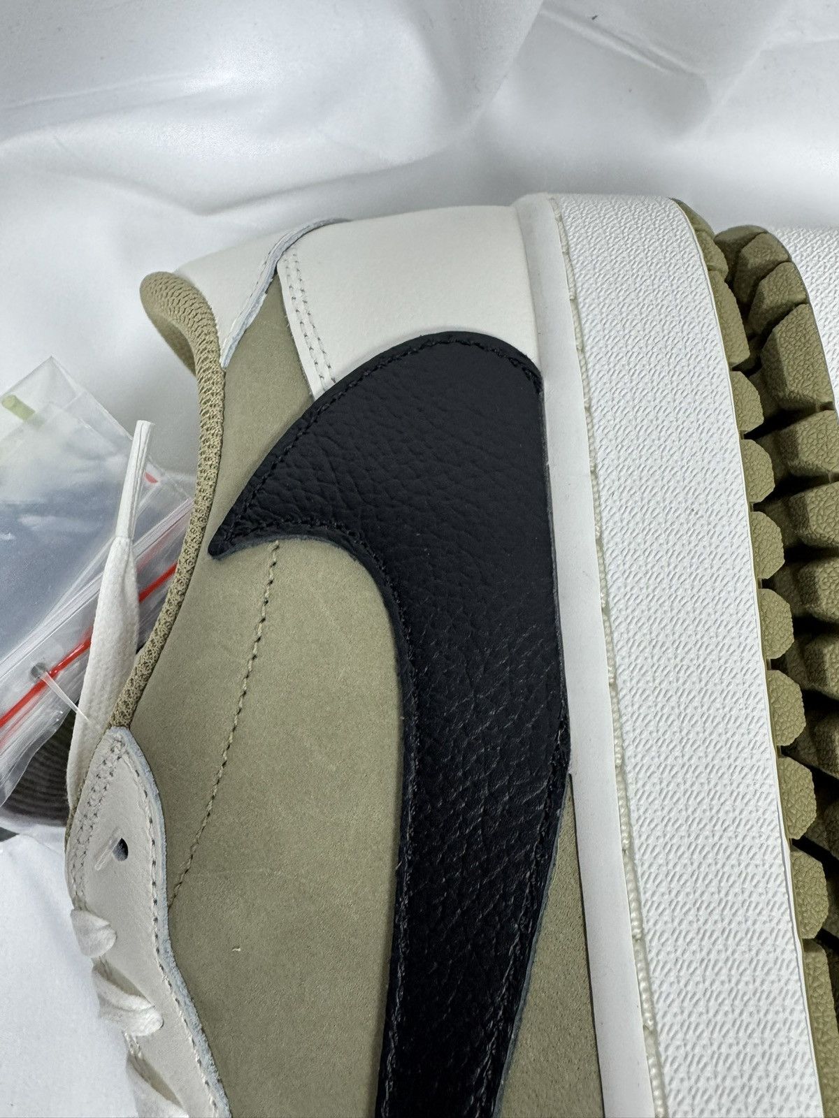 Nike Nike Air Jordan 1 Low Golf x Travis Scott Olive FZ3124 Size US 15 / EU 48 - 16 Thumbnail