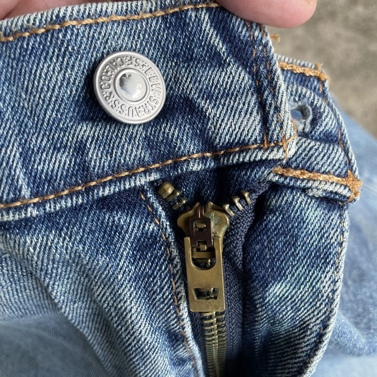Levi's Vintage Clothing 🔥Vintage Levis 505 Stoned Washed Ripped Denim Jeans Size US 30 / EU 46 - 13 Thumbnail