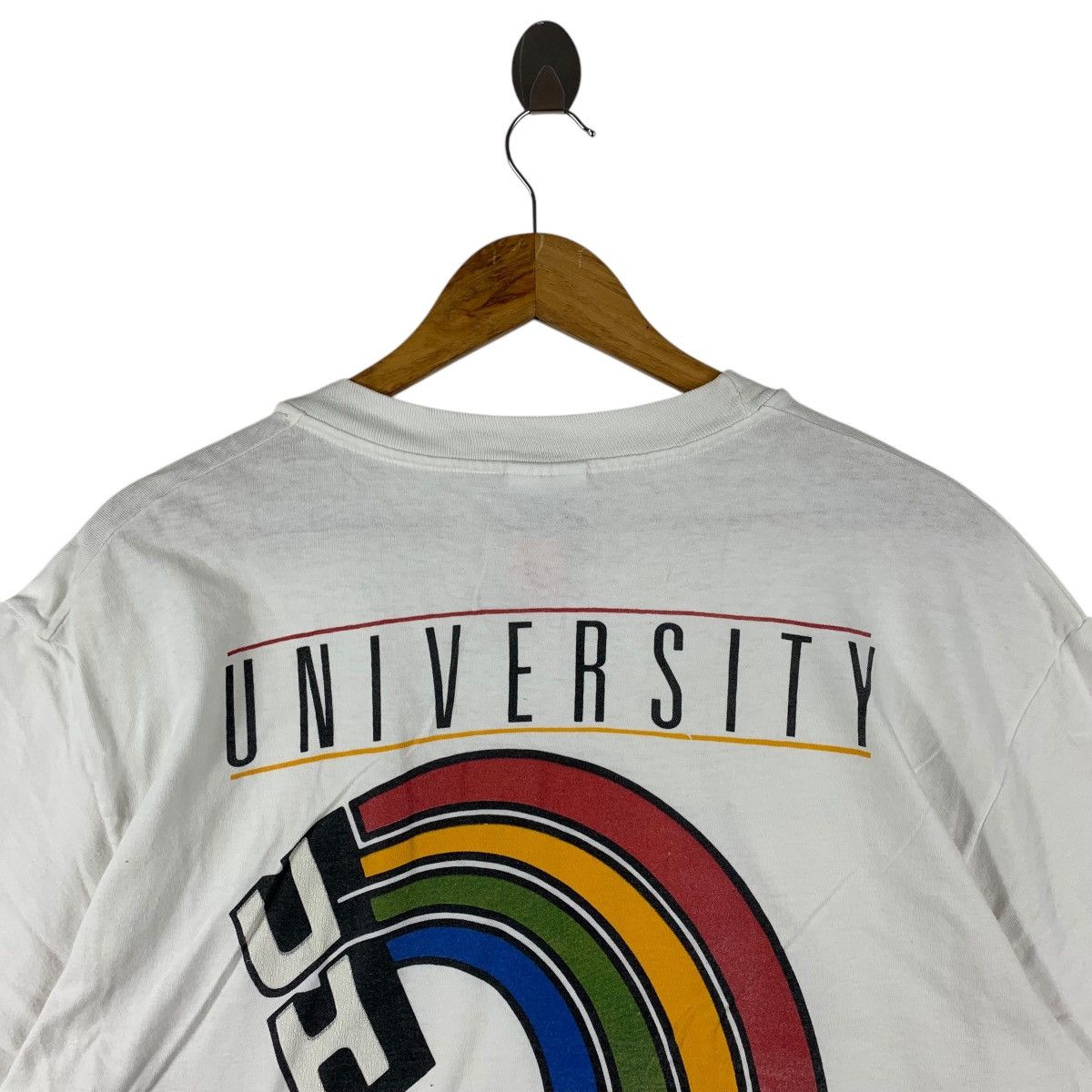 Hanes × Vintage Vintage UNIVERSITY OF HAWAII Rainbow printed tee Size US L / EU 52-54 / 3 - 11 Thumbnail