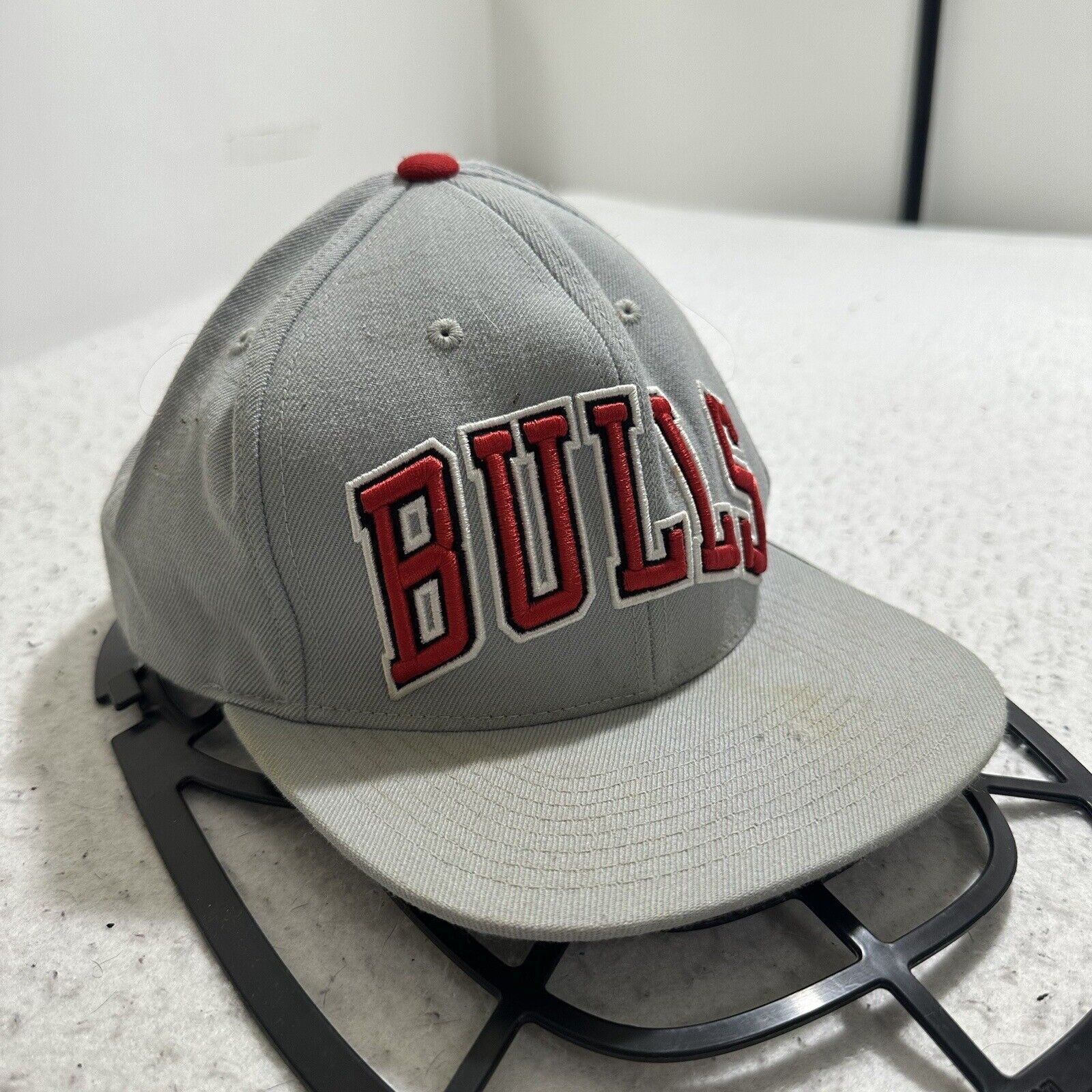 Mitchell & Ness Mitchell & Ness Chicago Bulls Hat Baseball Cap Gray Red Wool Size ONE SIZE - 1 Thumbnail