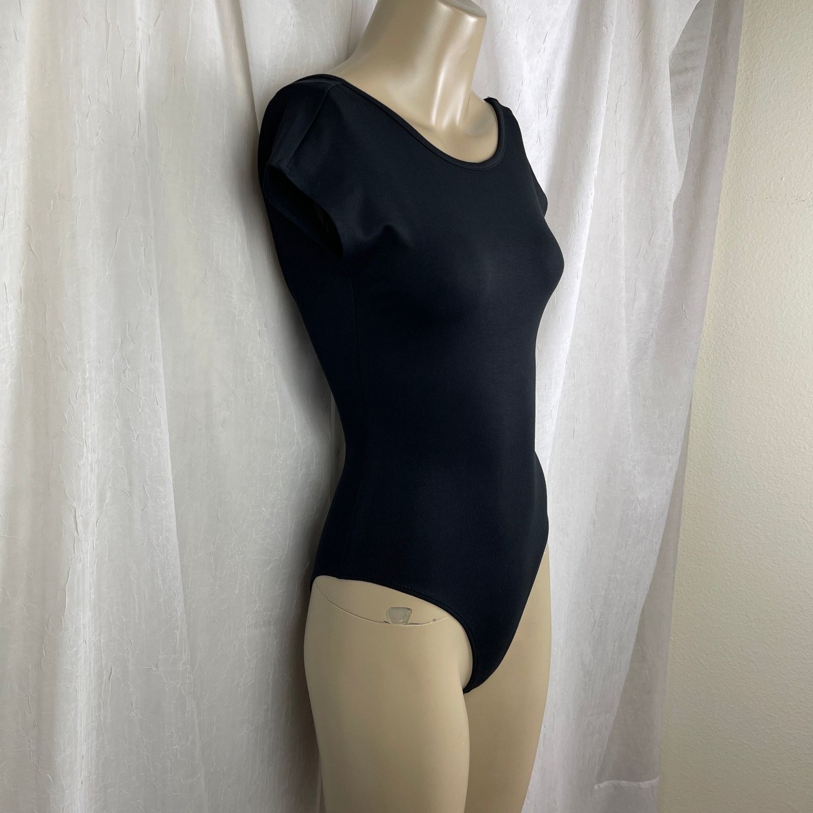 Forever 21 Forever 21 Low Scoop Back Short Sleeve Bodysuit Black NWT XS Size XS / US 0-2 / IT 36-38 - 5 Thumbnail