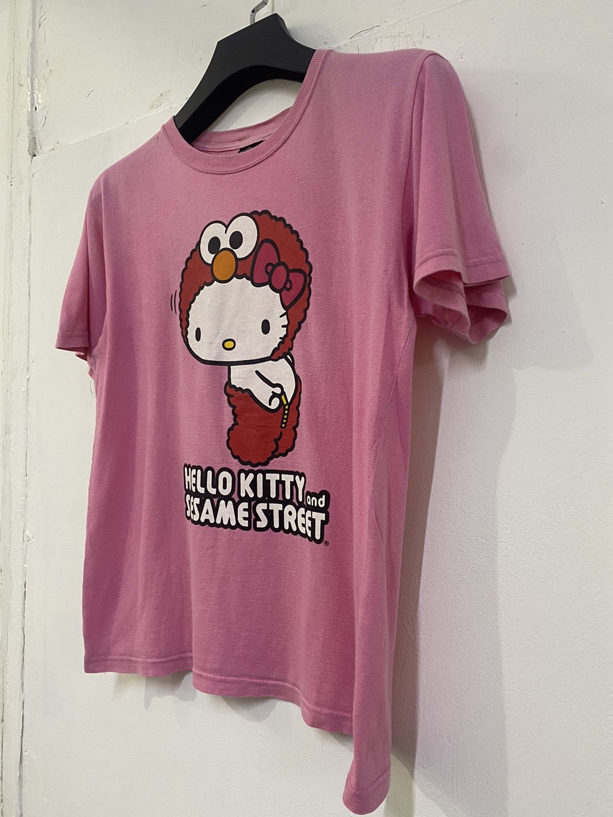 Cartoon Network 💥HELLO KITTY X SESAME STREET BIG PRINTED TEE Size M / US 6-8 / IT 42-44 - 3 Thumbnail