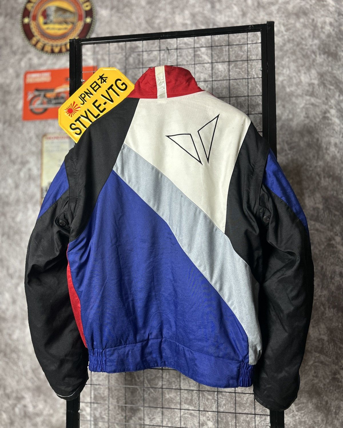Dainese Dainese italy 90s Vintage Racing Jacket Size US L / EU 52-54 / 3 - 16 Thumbnail