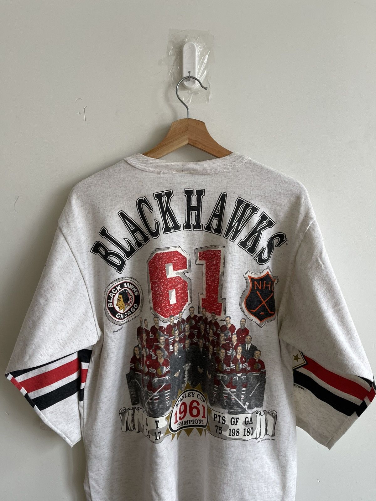 Vintage Vintage Chicago Black Hawks World Champion Long Sleeve Tee Size US L / EU 52-54 / 3 - 8 Thumbnail