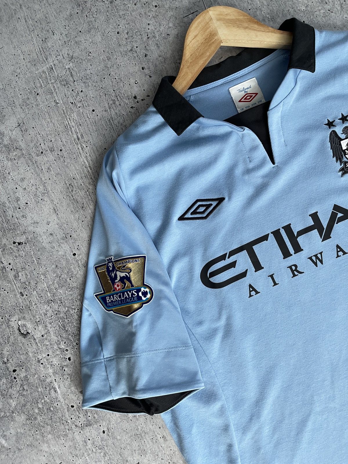 Umbro Umbro De Jong Manchester City 2012/2013 Authentic Jersey Size US M / EU 48-50 / 2 - 14 Thumbnail