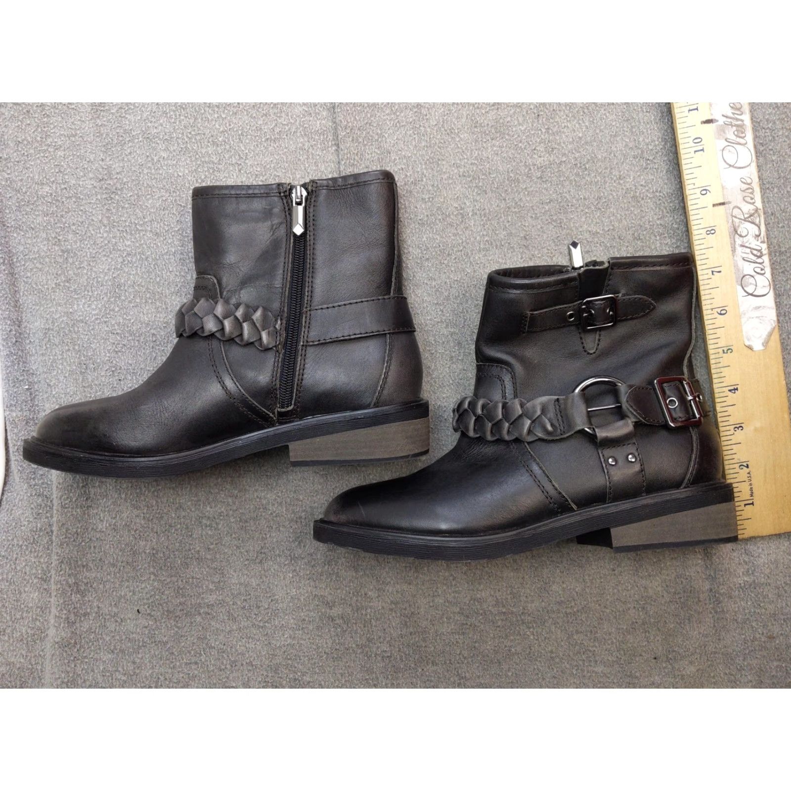 Vintage VINTAGE Crown Vintage Boots Womens 7 37.5 Black Leather Ankle Biker Buckle Booties Shoes Size US 7 / IT 37 - 2 Thumbnail